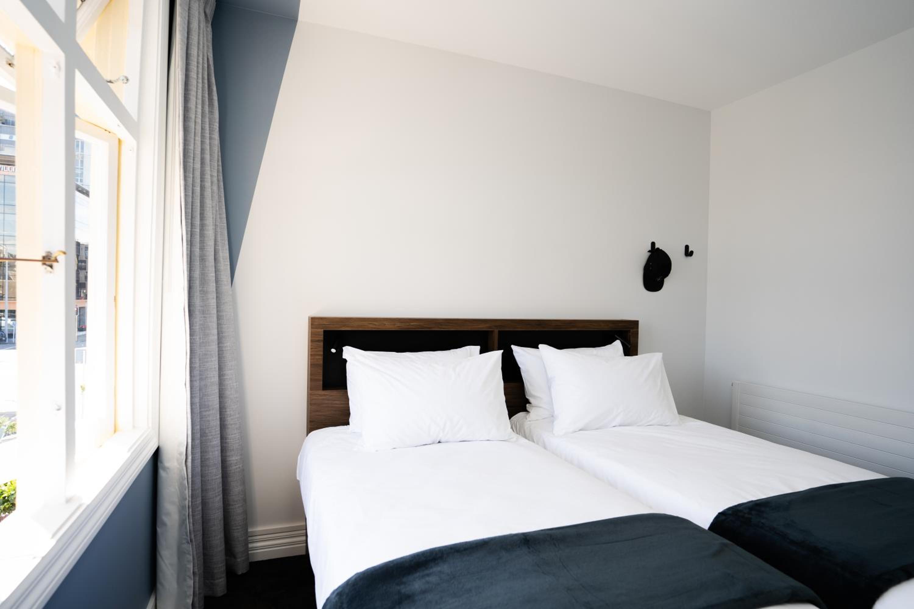 Twin Room - Photo 2