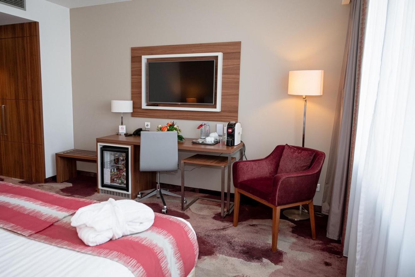 Superior King Room photo 1