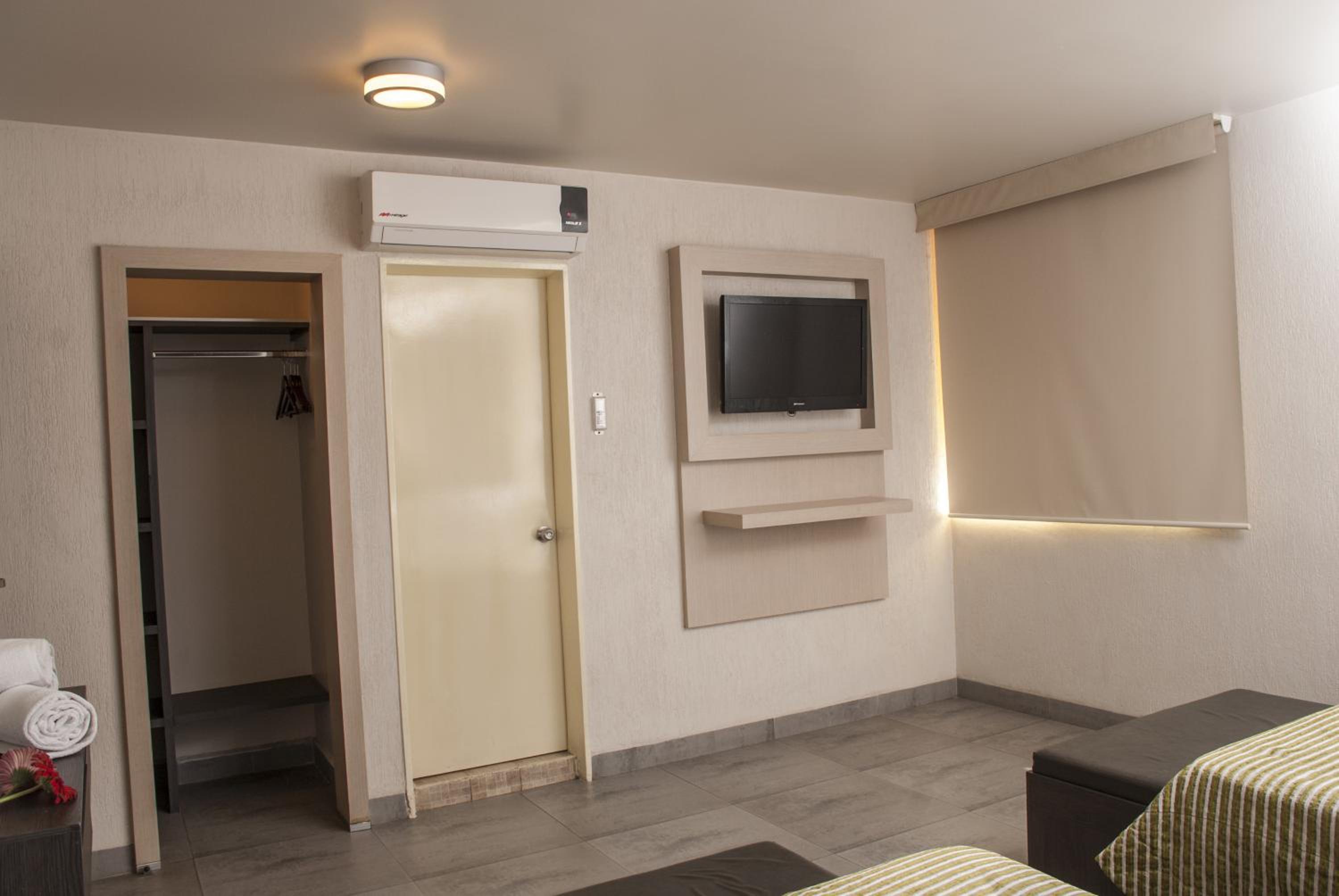 Double Room - Photo 10