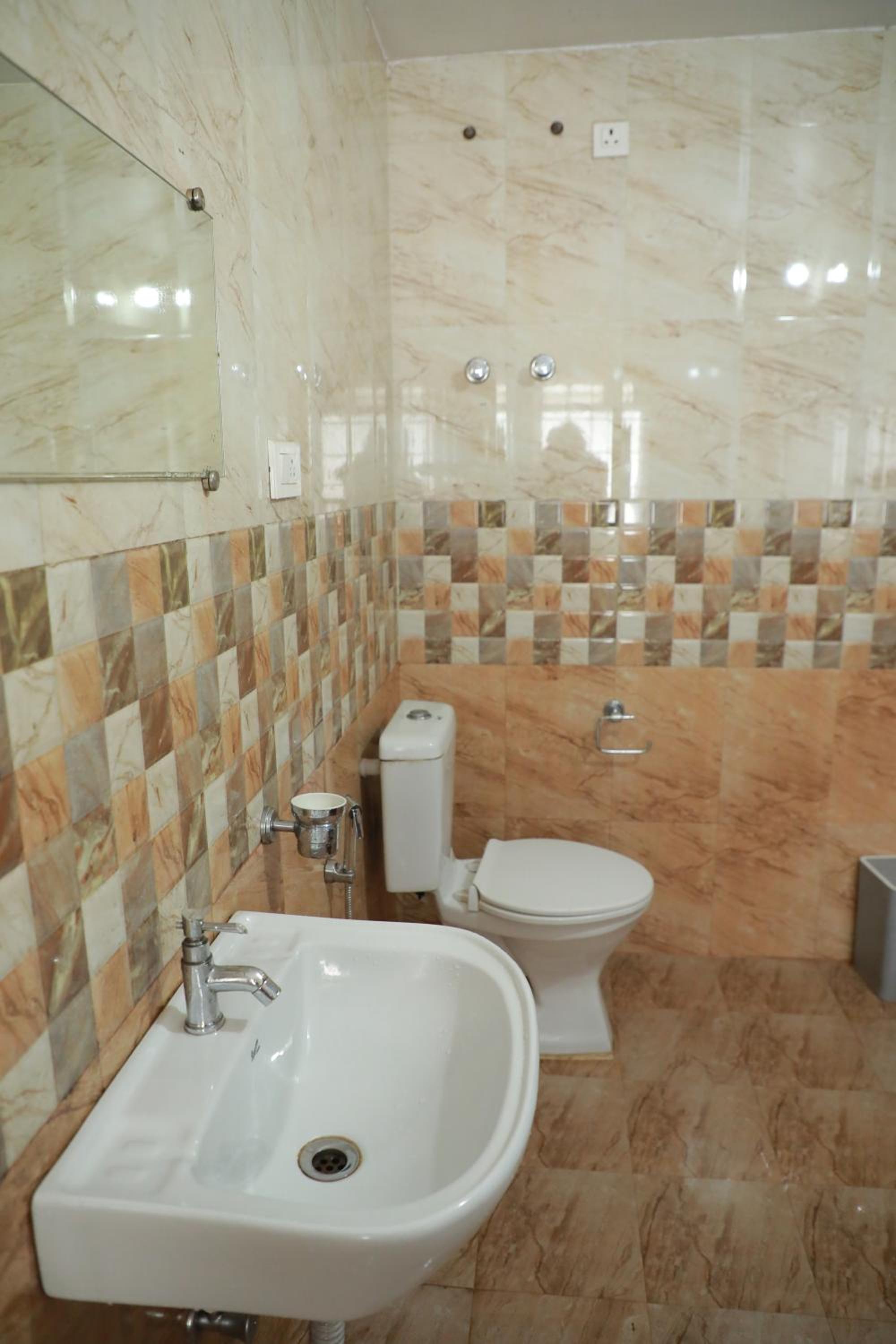 Deluxe Double Room (2 Adults + 1 Child) photo 3