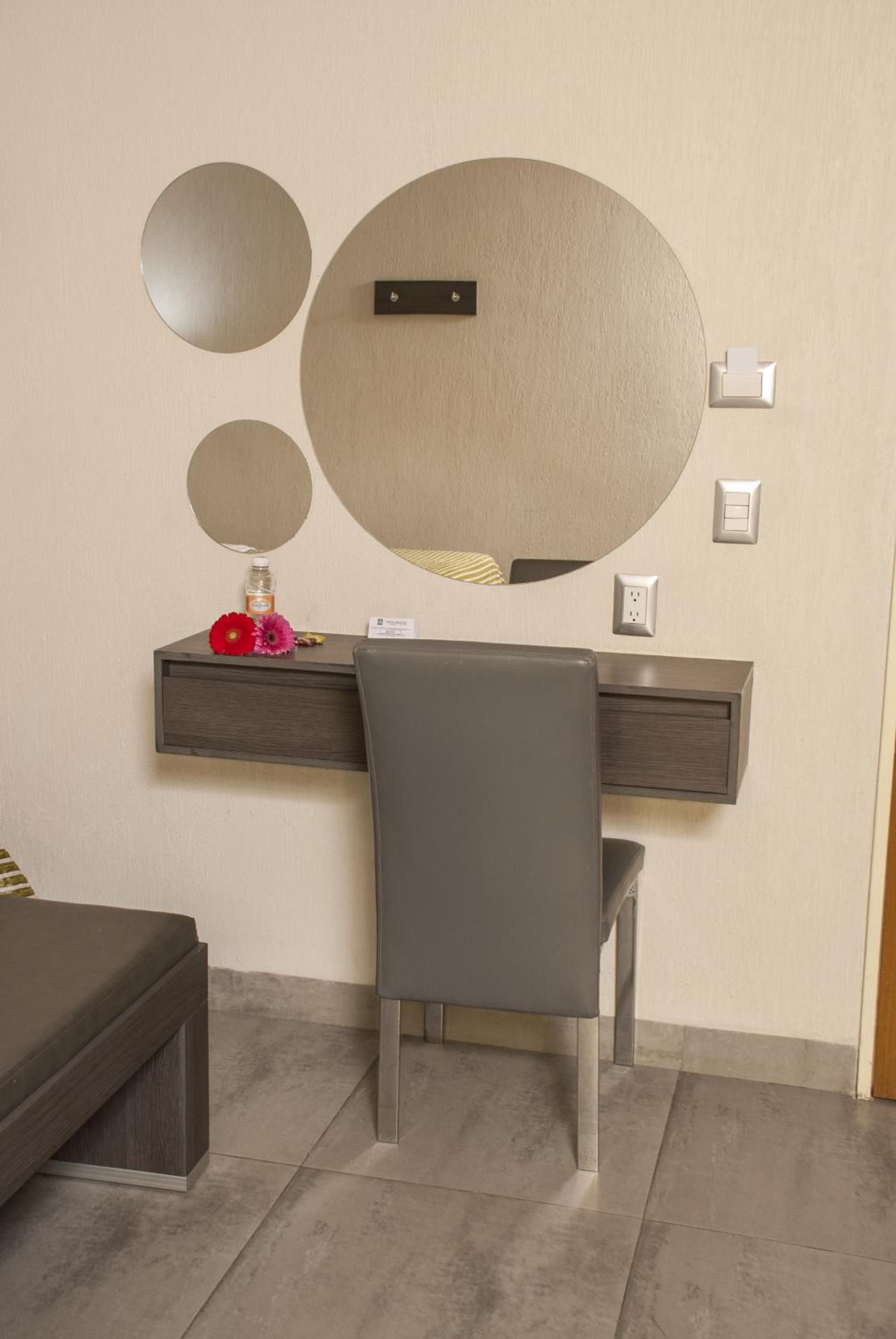 Queen Room - Photo 2