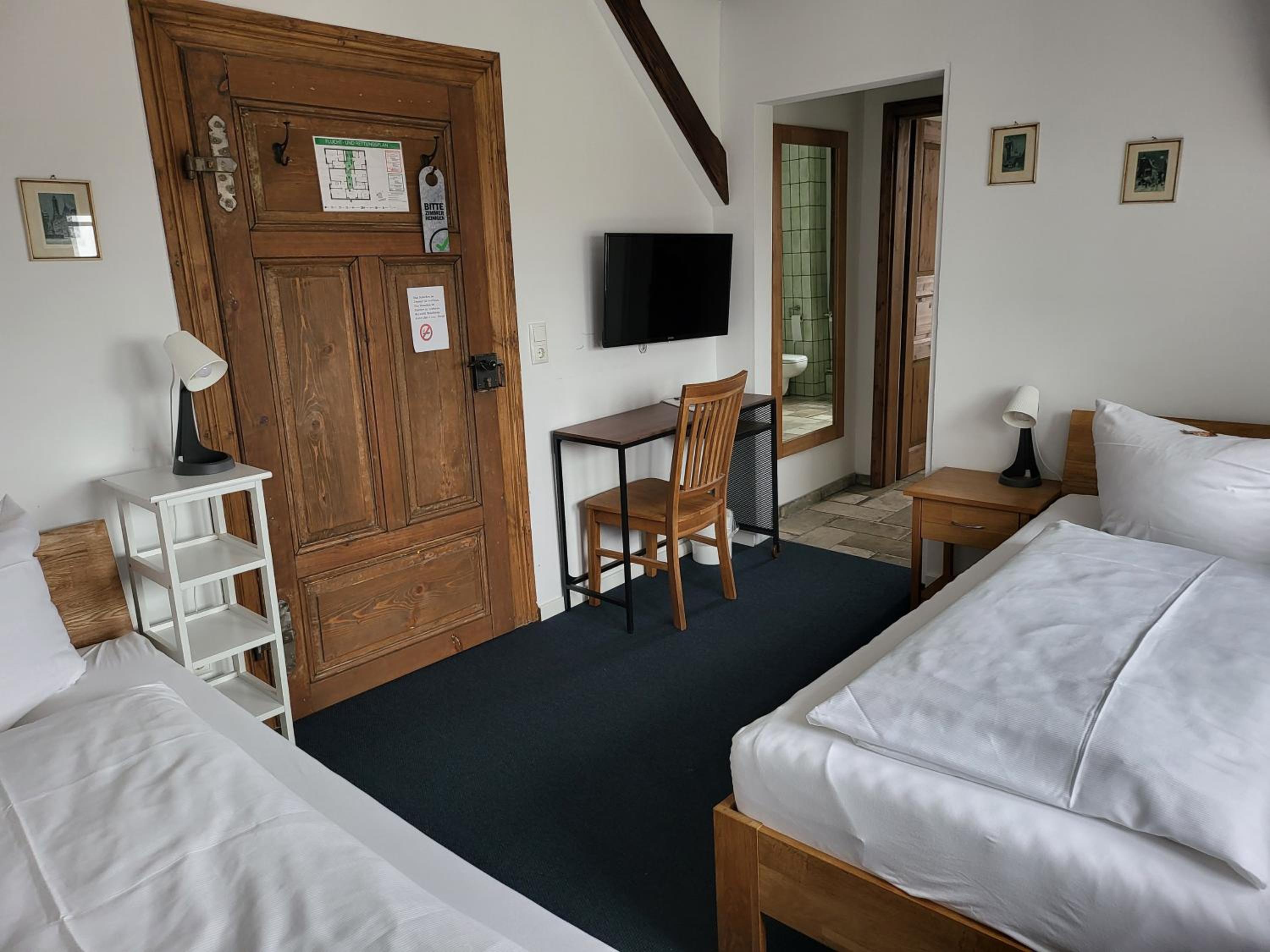 Superior Twin Room - Photo 7