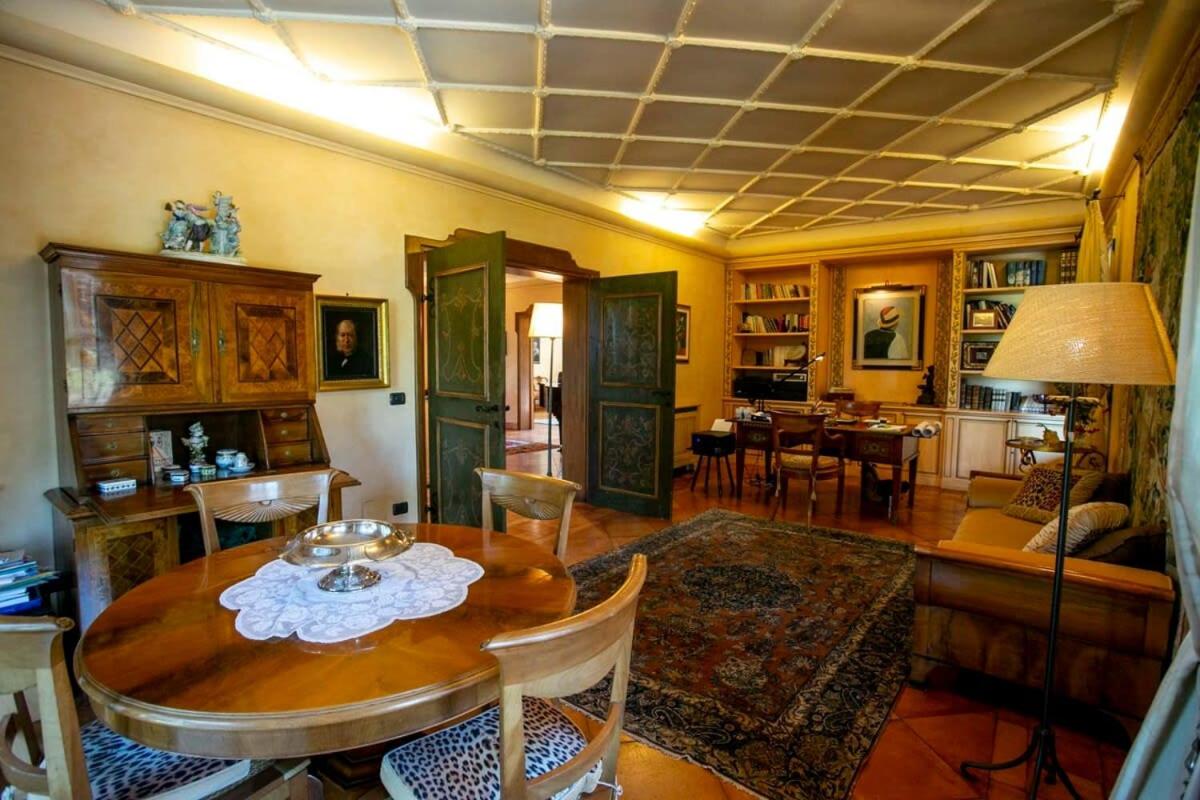 Villa photo 2