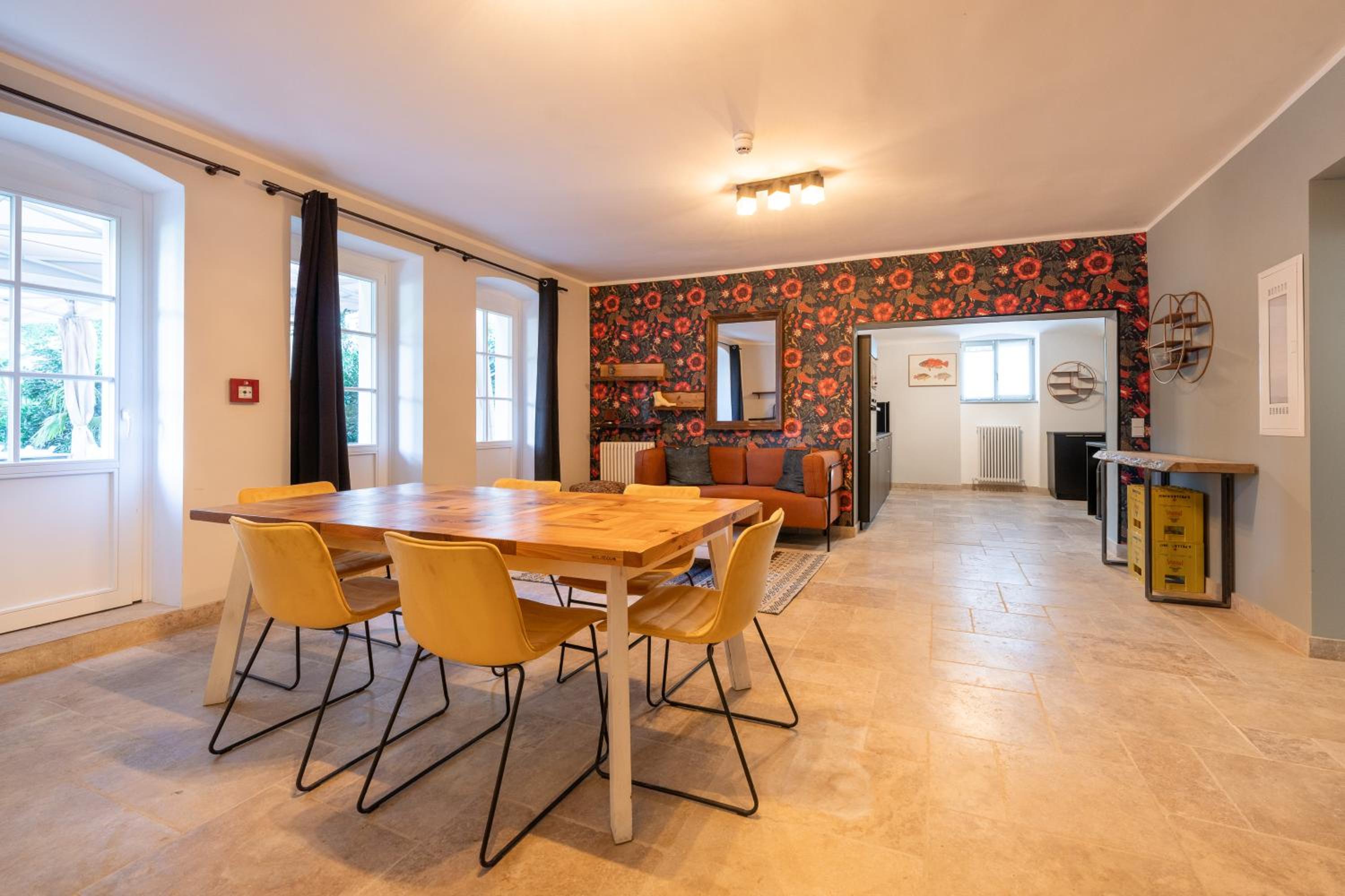 Apartment with Garden View - Photo 3