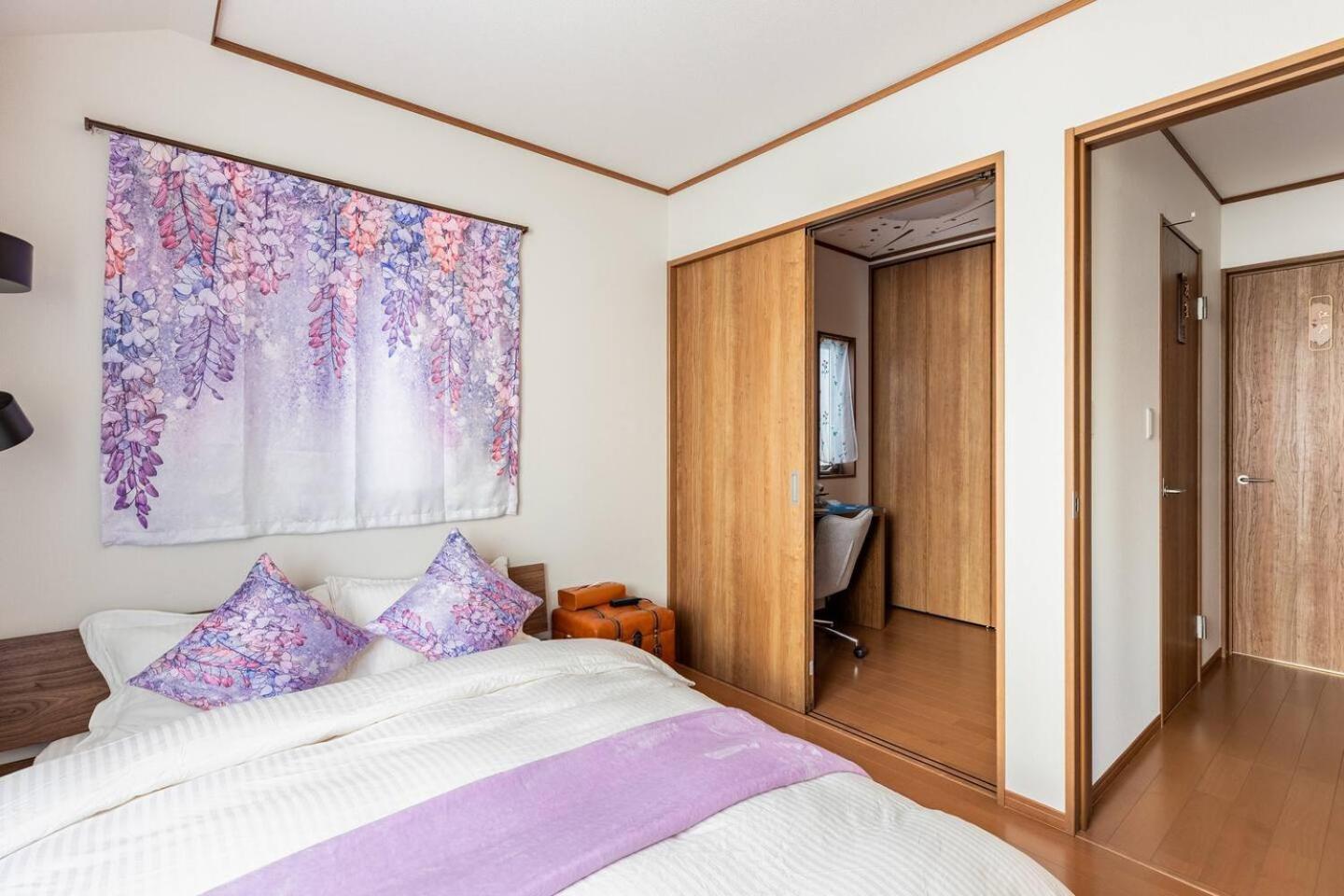 Three-Bedroom House photo 1