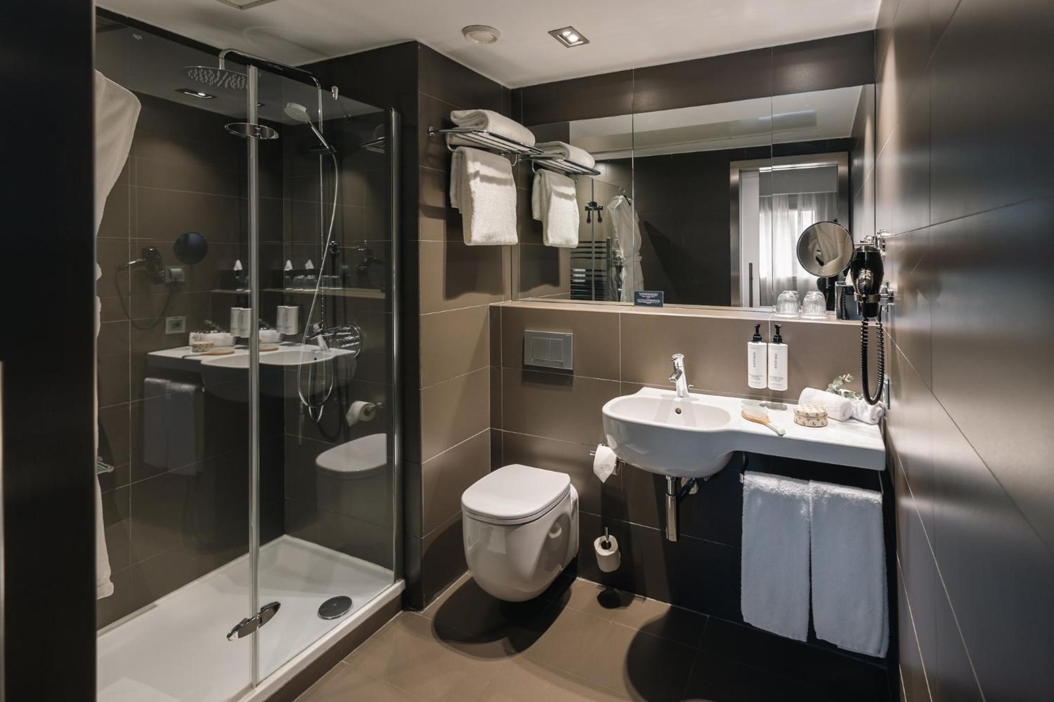 Standard Queen Room - Photo 4