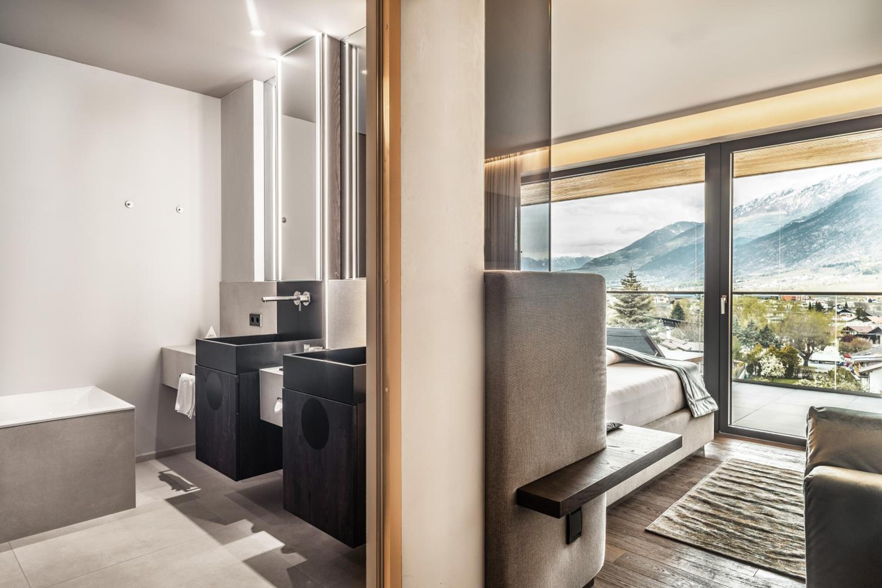 King Room with Mountain View - Photo 3