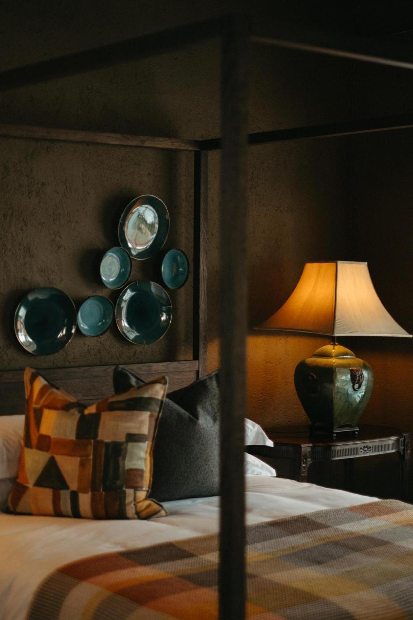 Deluxe Queen Suite
