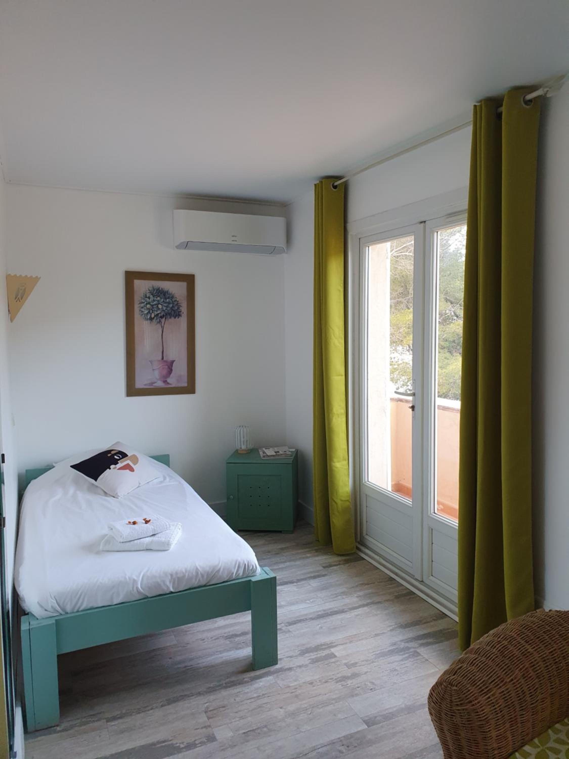 Triple Room Road Side - Photo 2