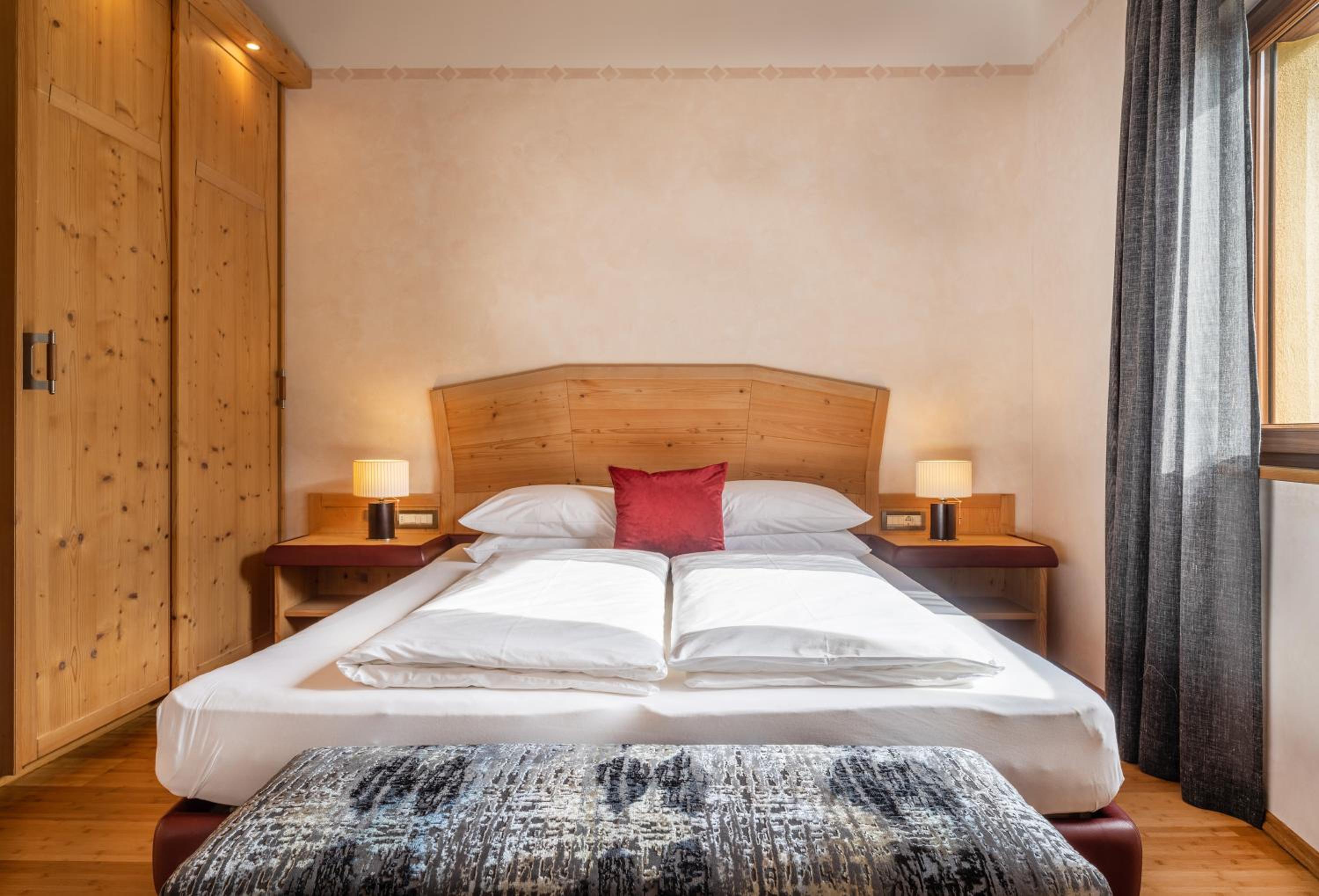 Suite with Balcony - Photo 4