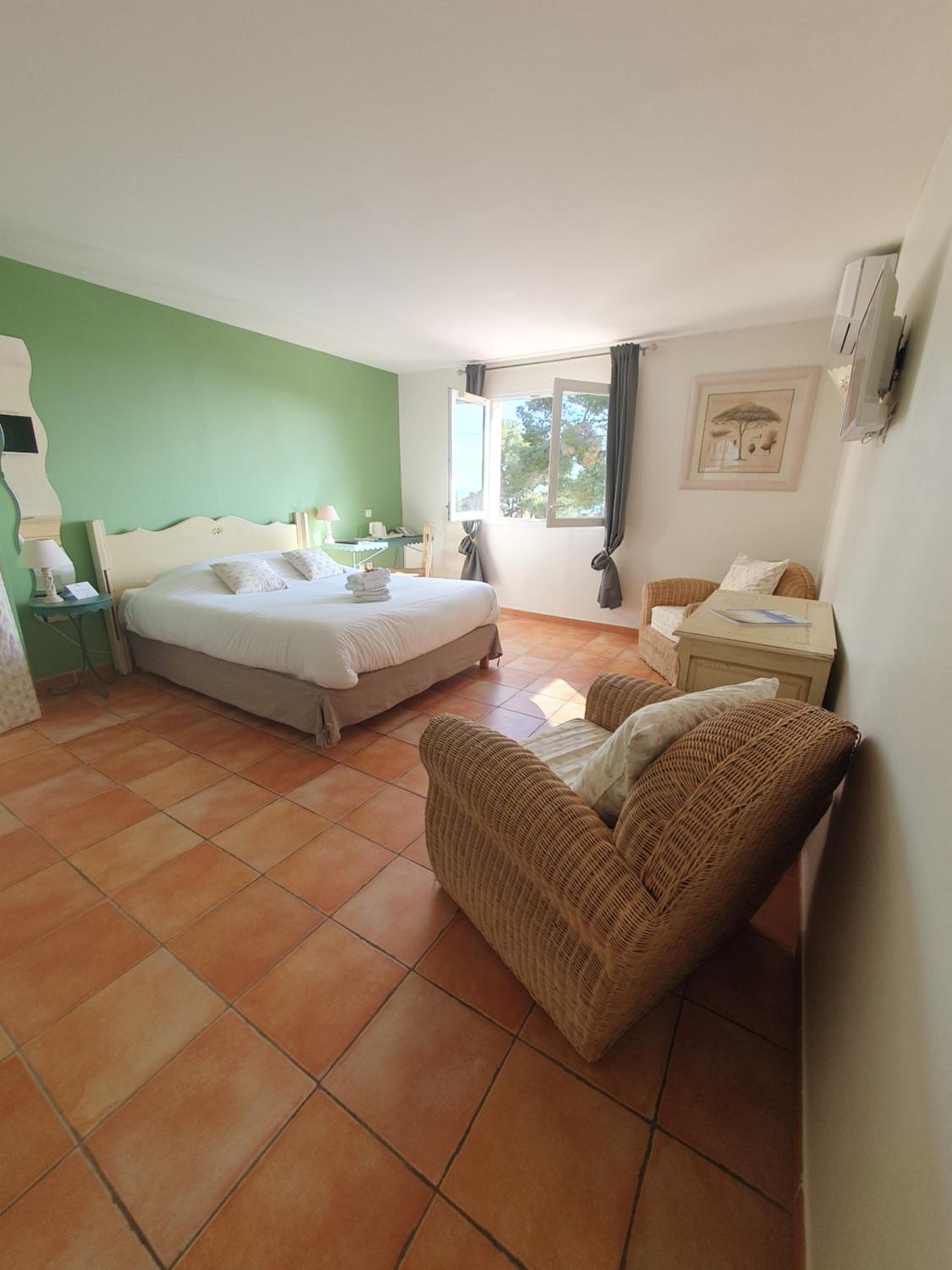 Double Room - Disability Access - Photo 1