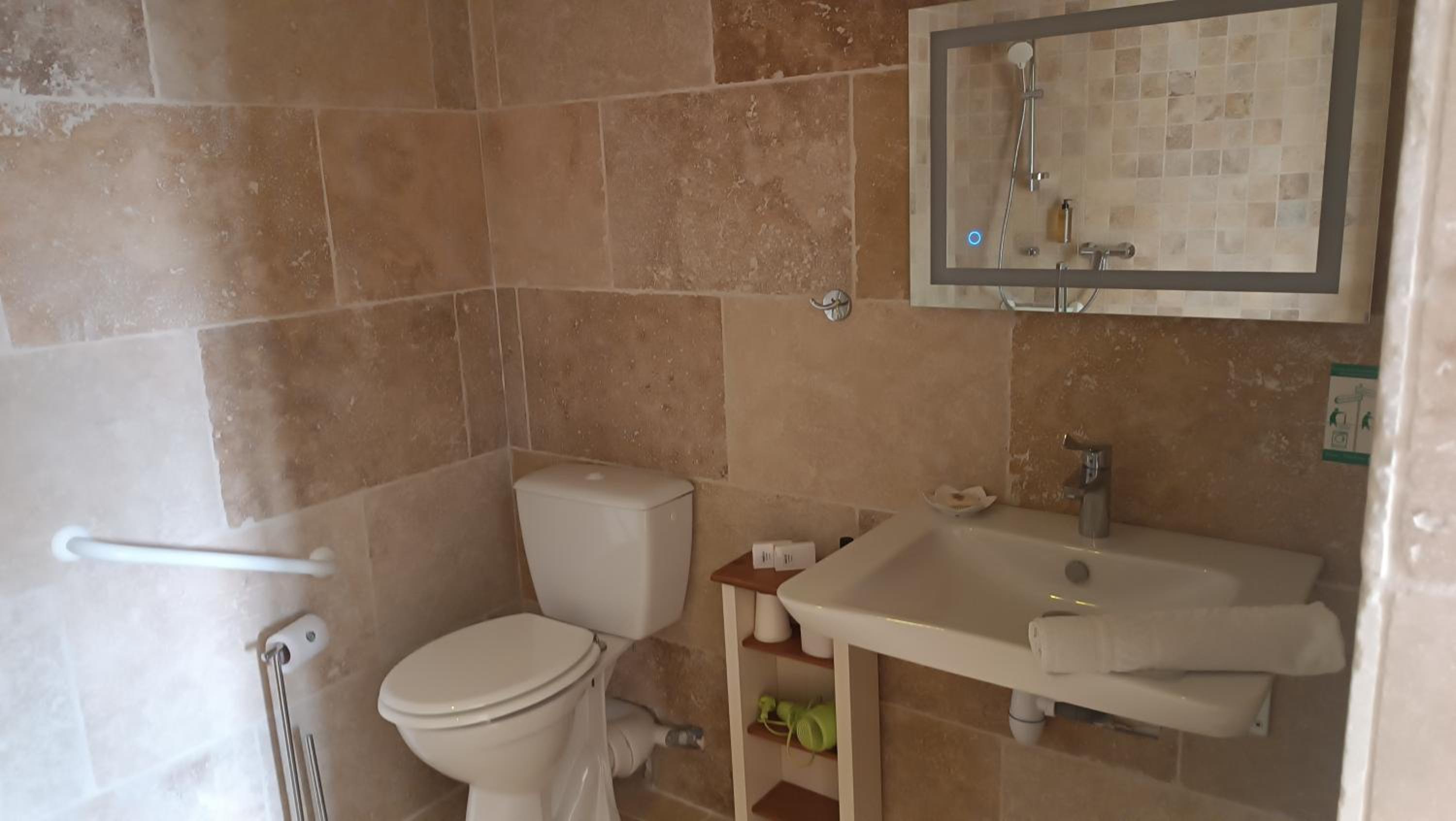 Double Room - Disability Access - Photo 2