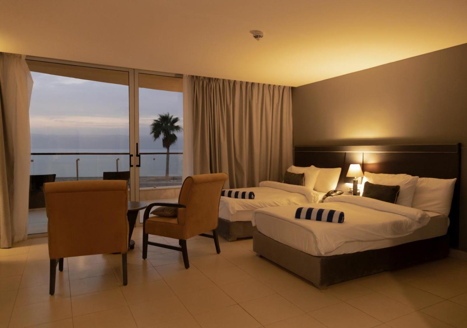 Standard Twin Room with Sea View - Photo 1