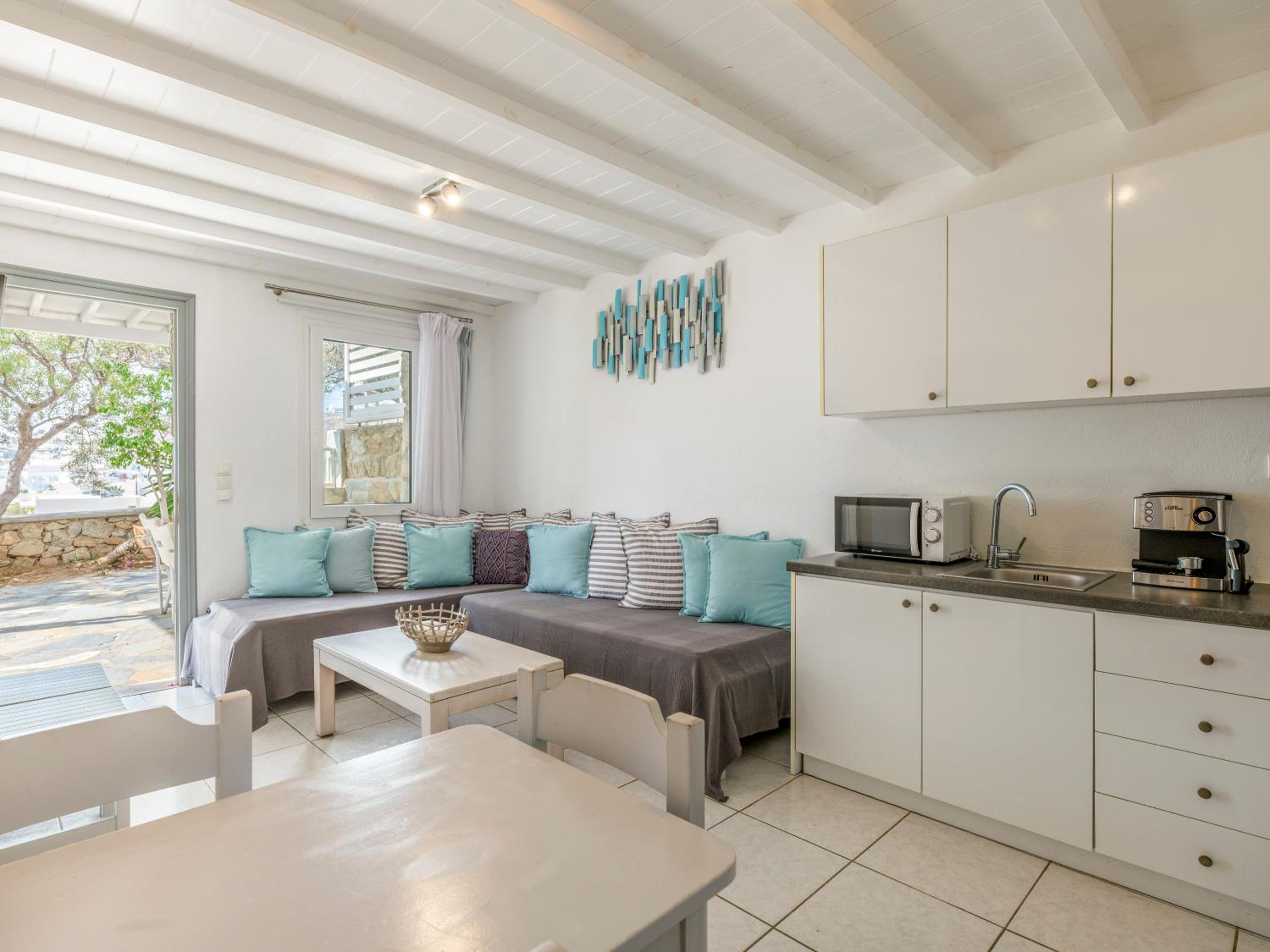 One-Bedroom Apartment - Photo 28