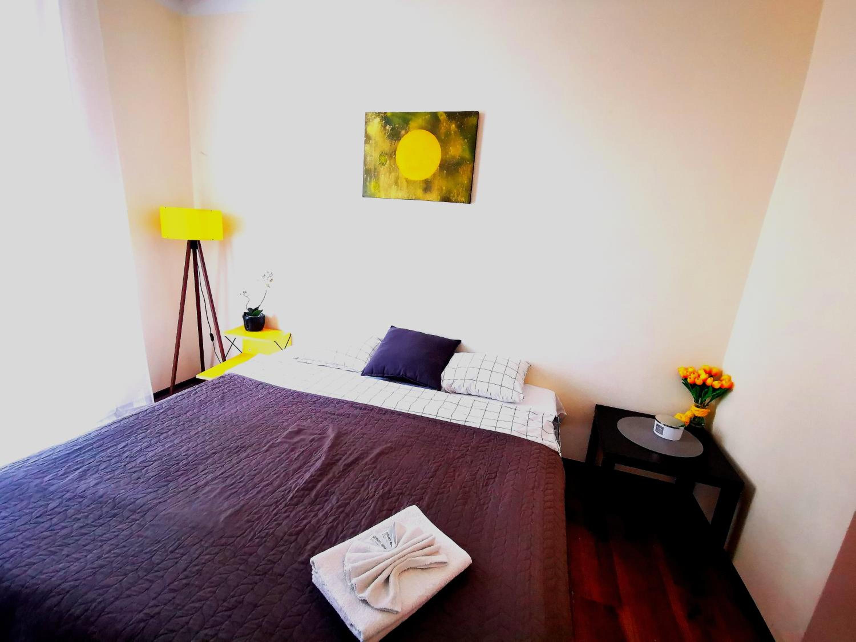 One-Bedroom Apartment photo 1
