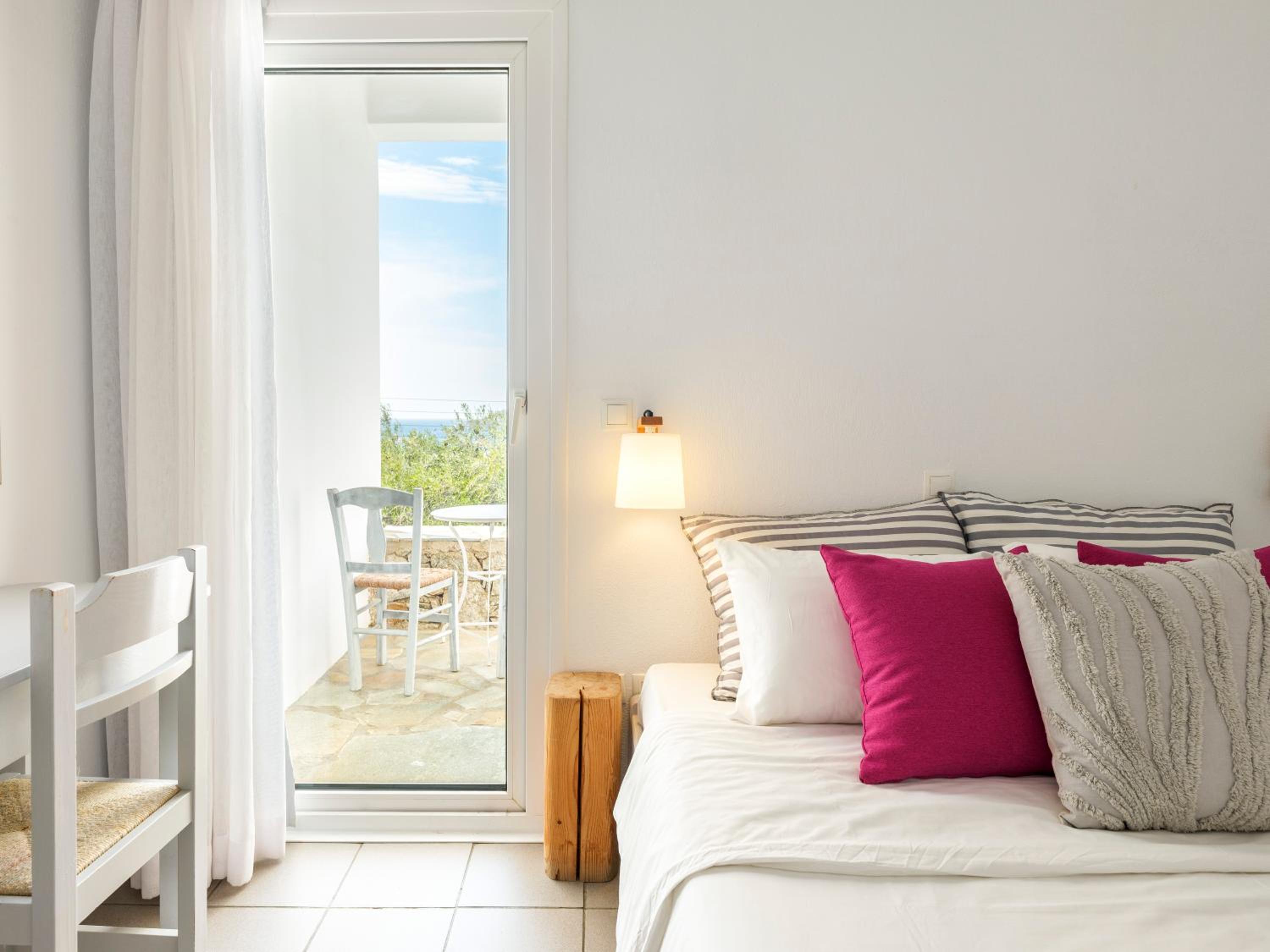 One-Bedroom Apartment - Photo 4