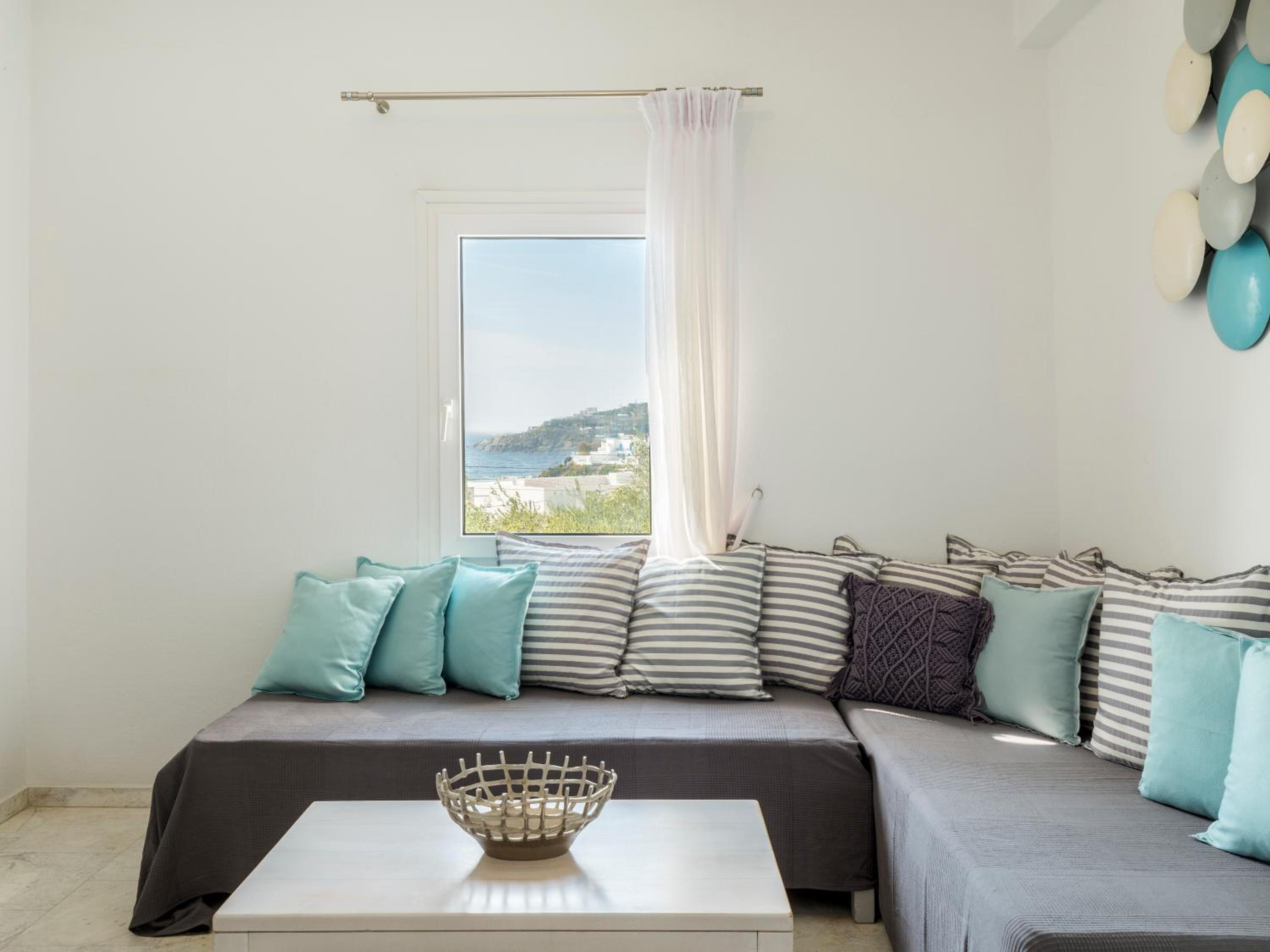 One-Bedroom Apartment - Photo 9