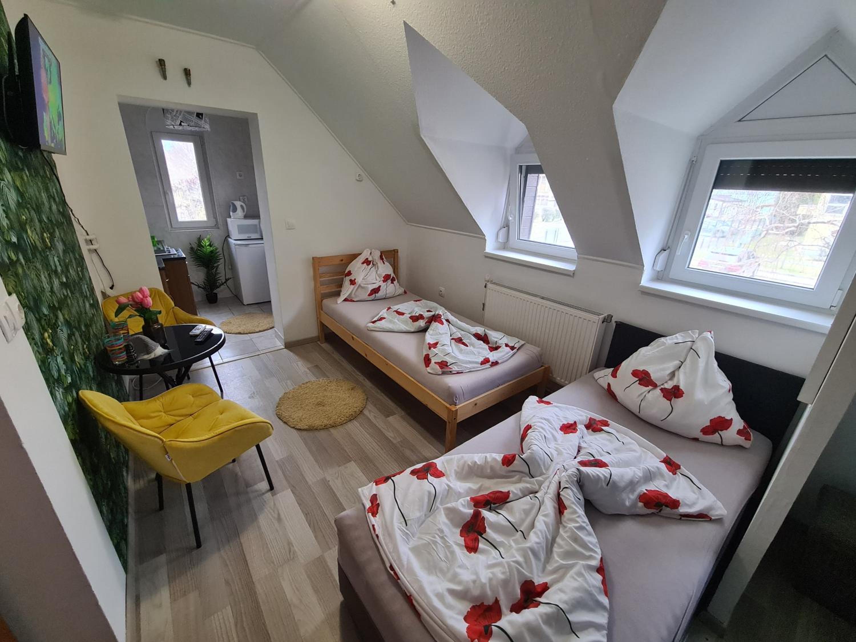 Apartment with Lake View - Photo 5