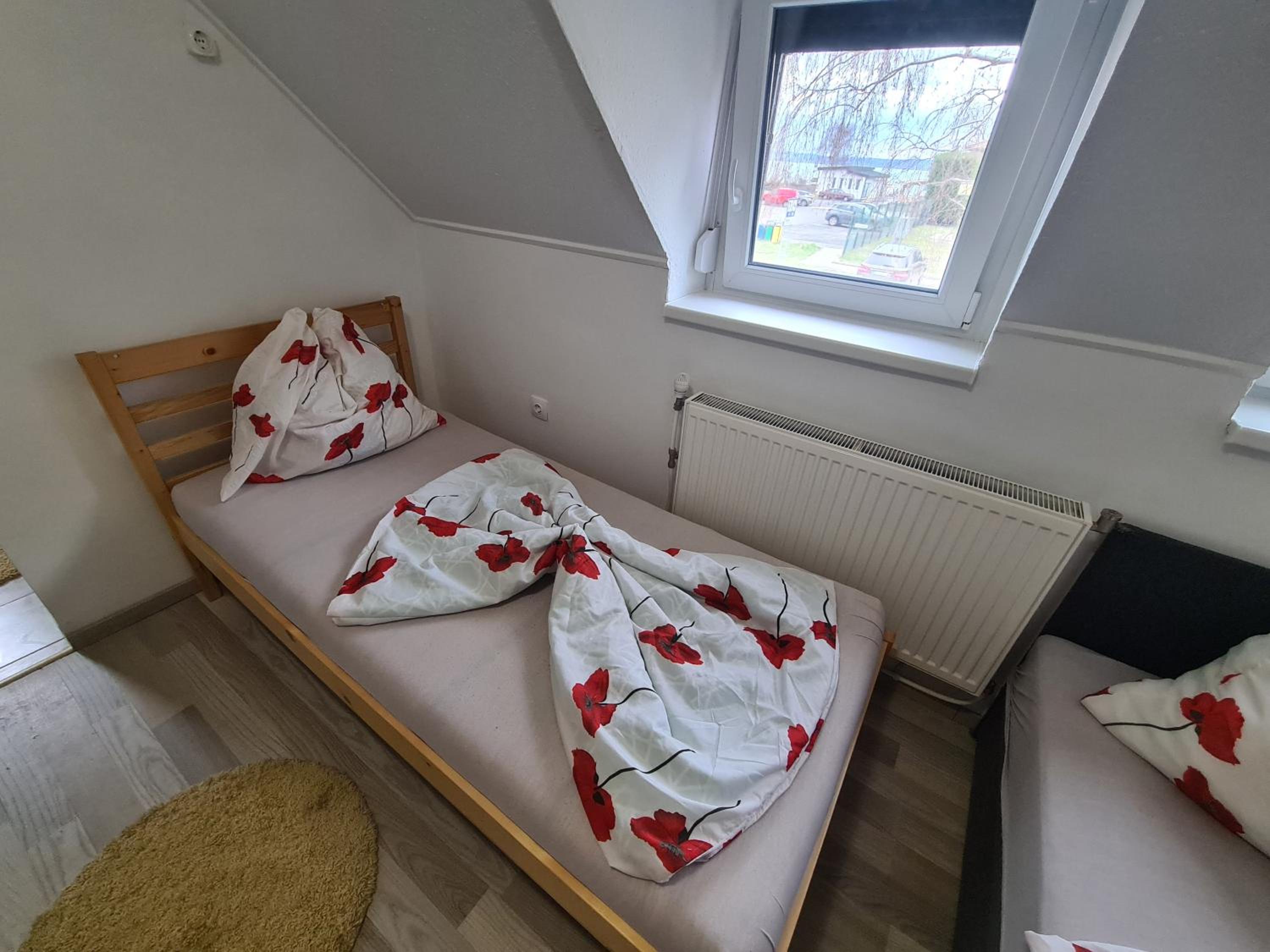 Apartment with Lake View - Photo 18