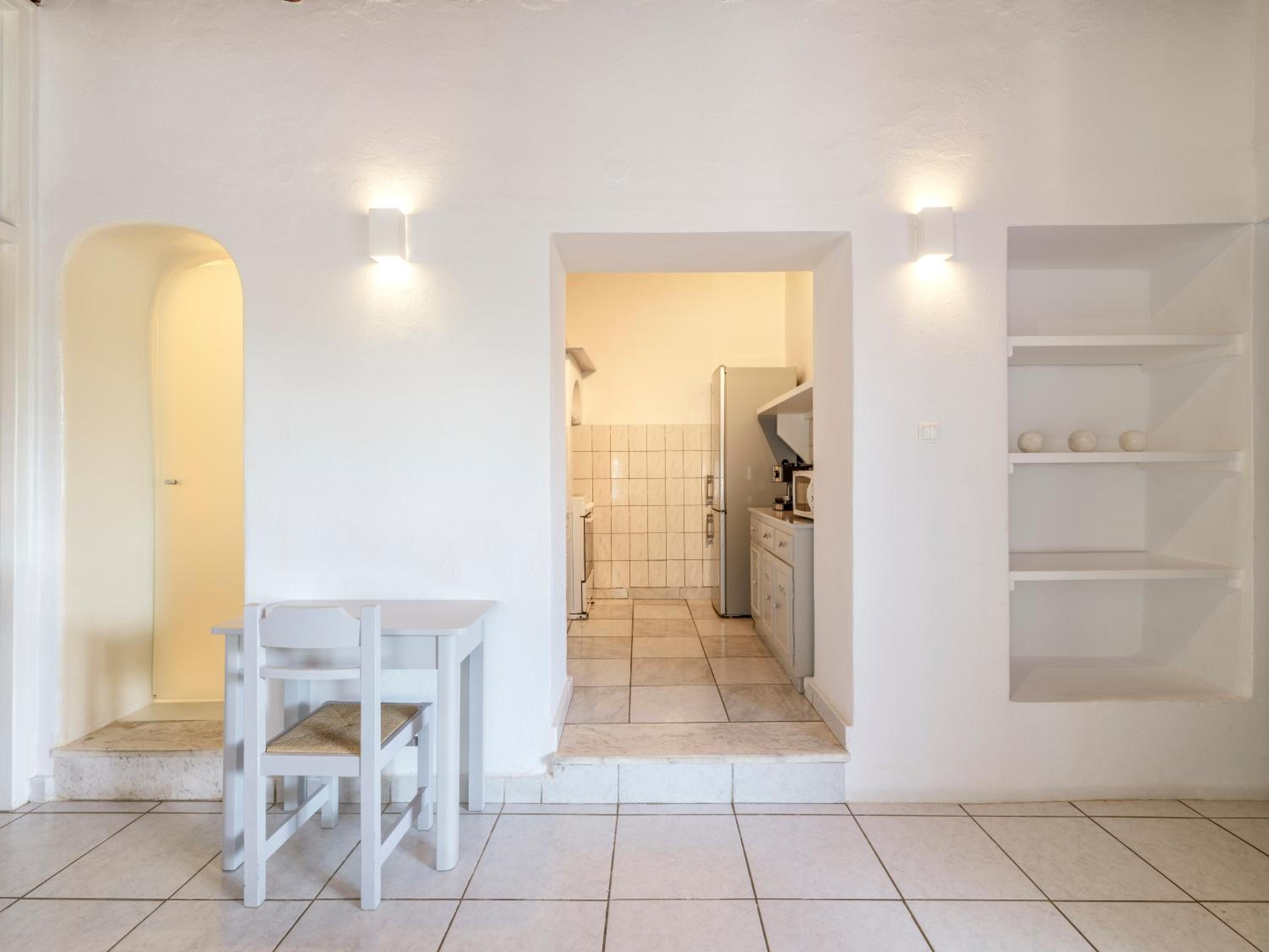 One-Bedroom Apartment - Photo 20
