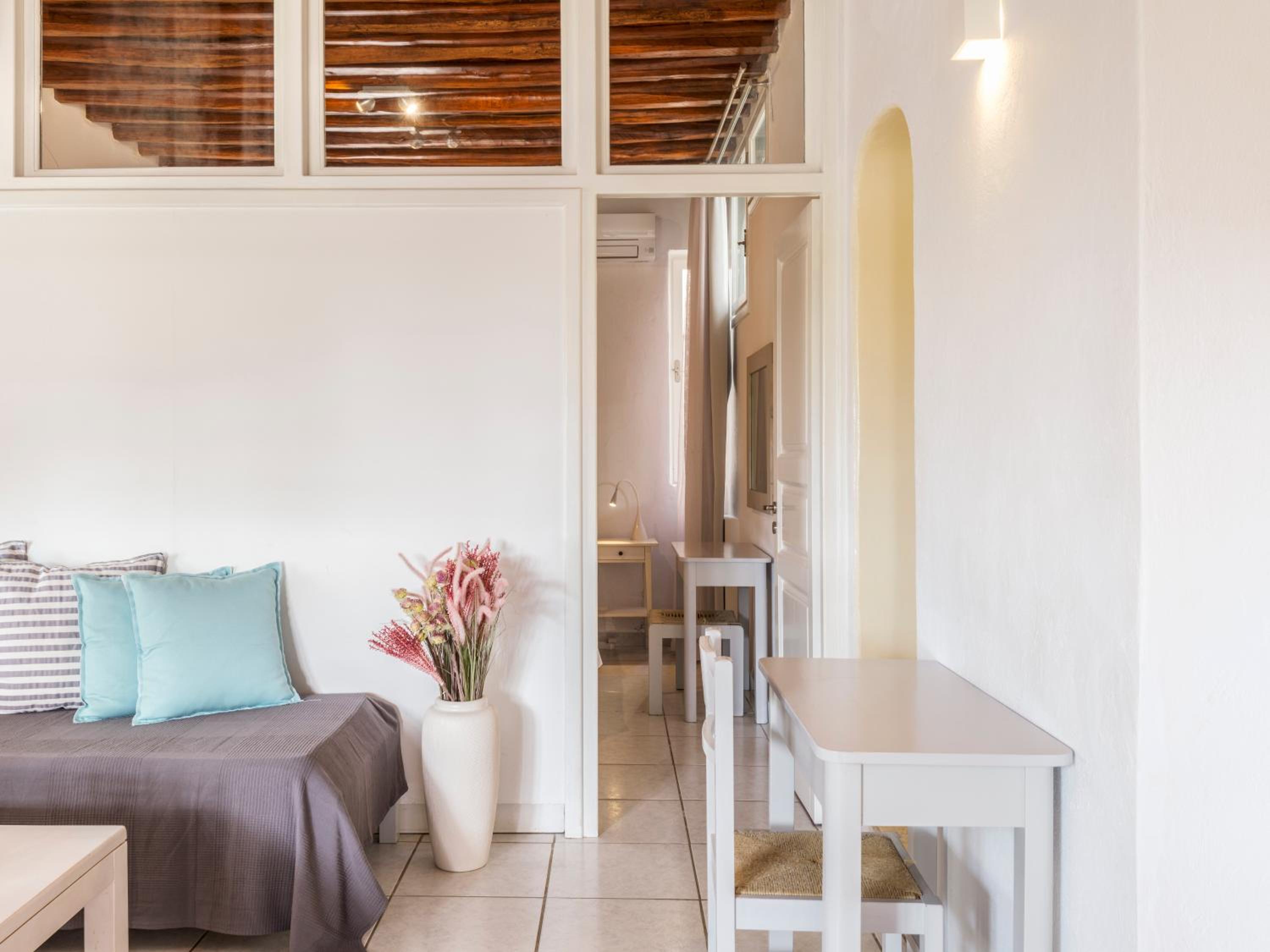 One-Bedroom Apartment - Photo 19