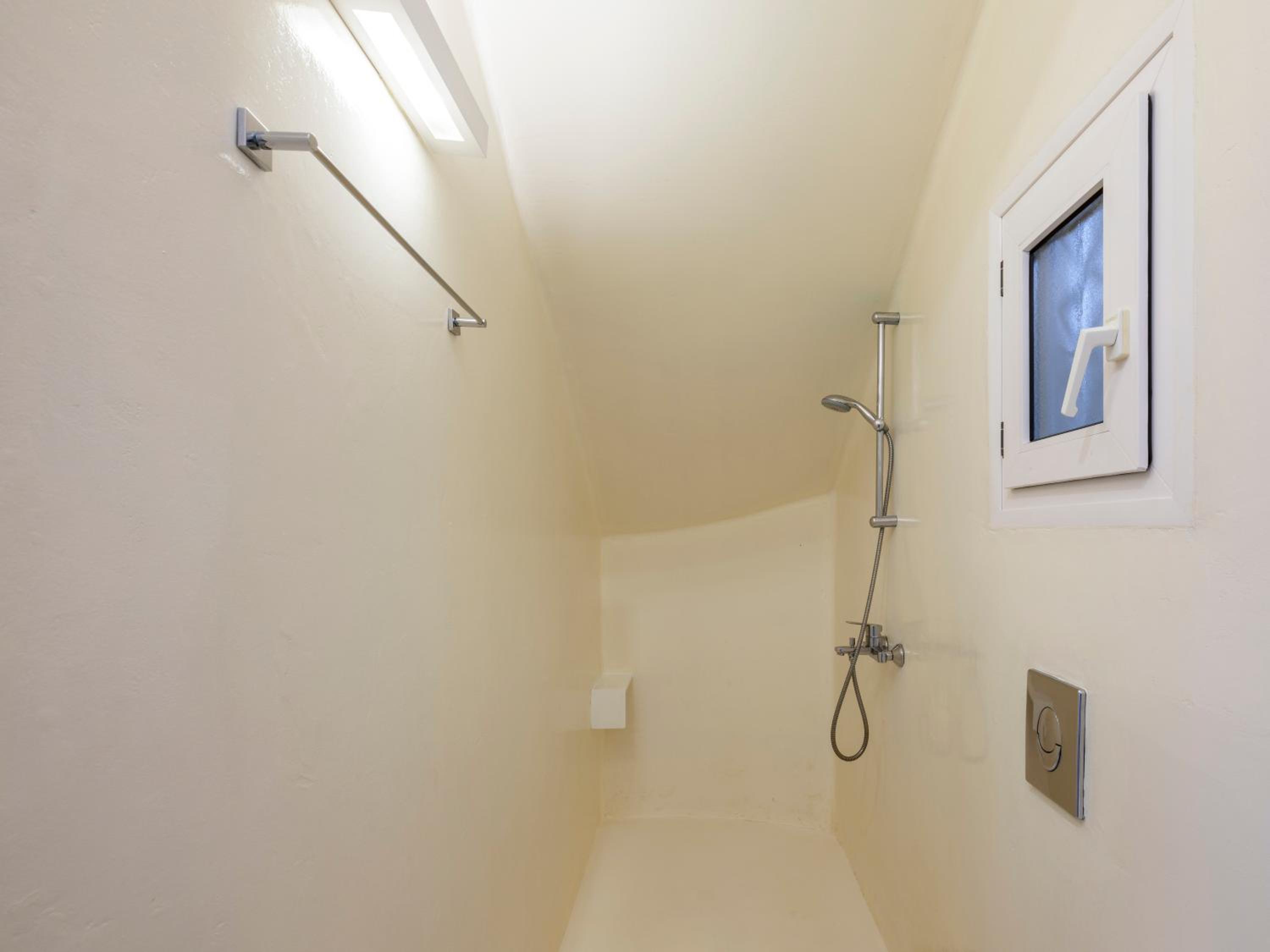 One-Bedroom Apartment - Photo 24