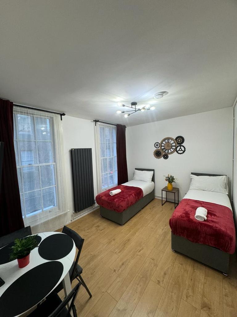 Classic Apartment photo 2