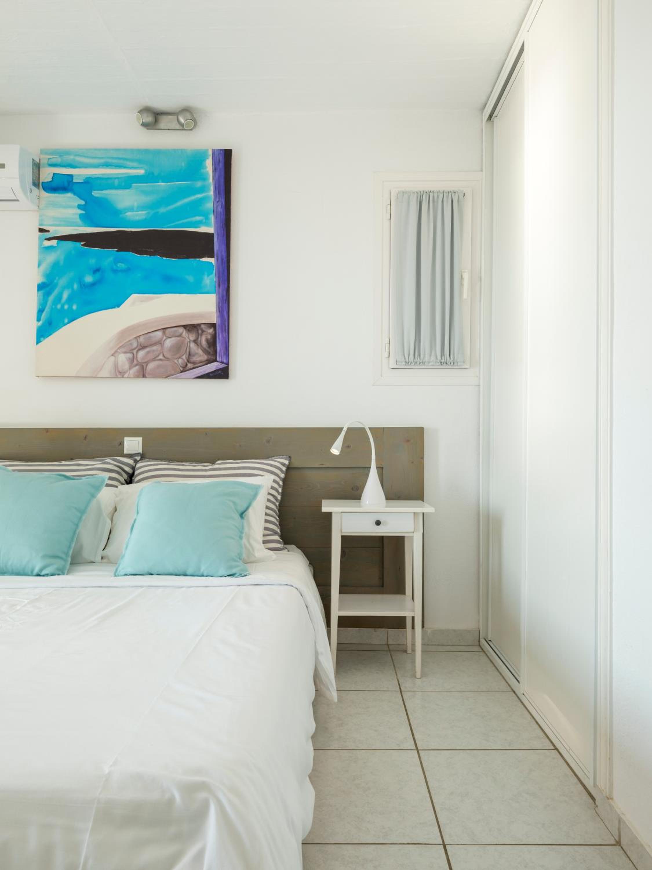 Two-Bedroom Apartment - Photo 9