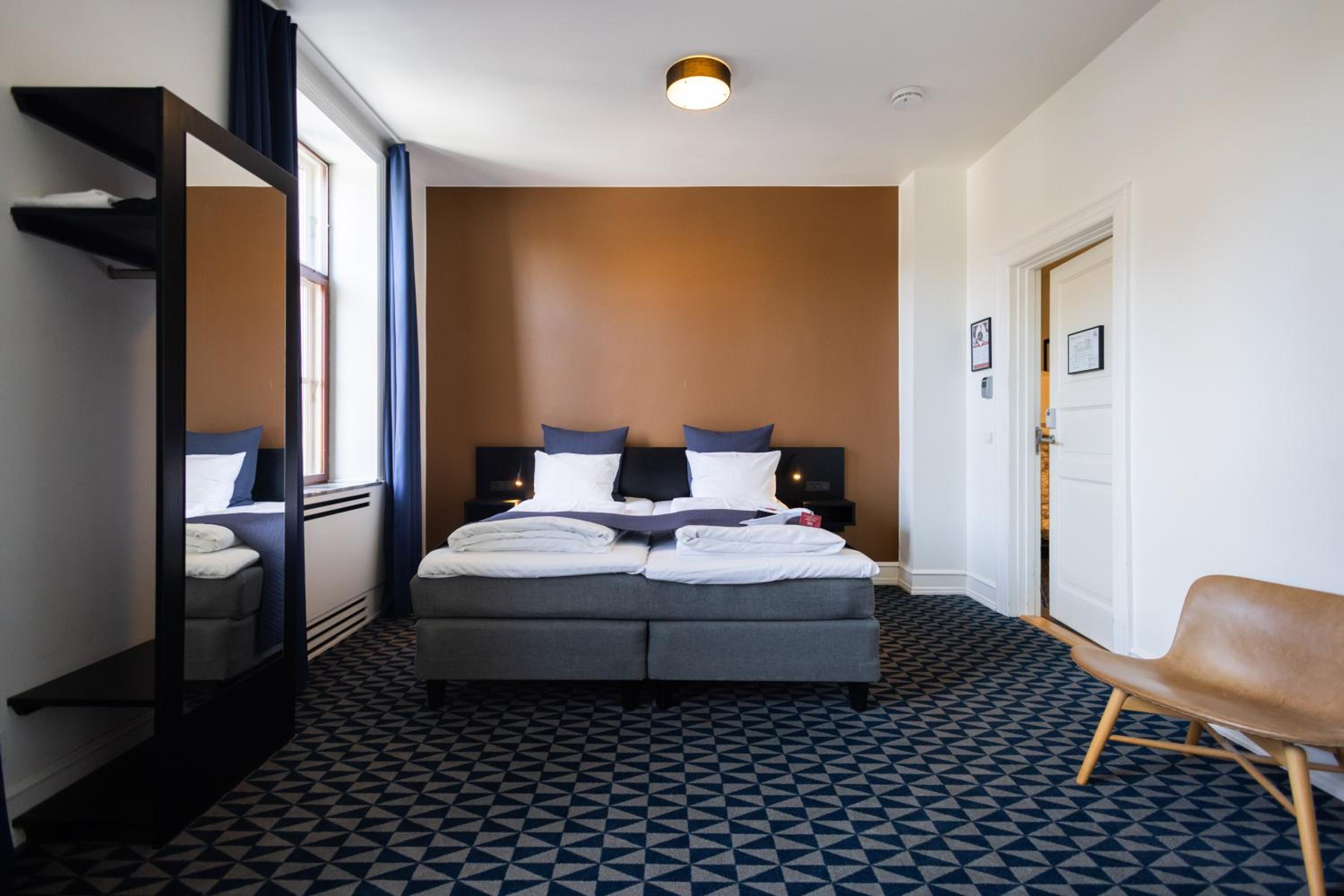 Double Room Plus thumbnail 6
