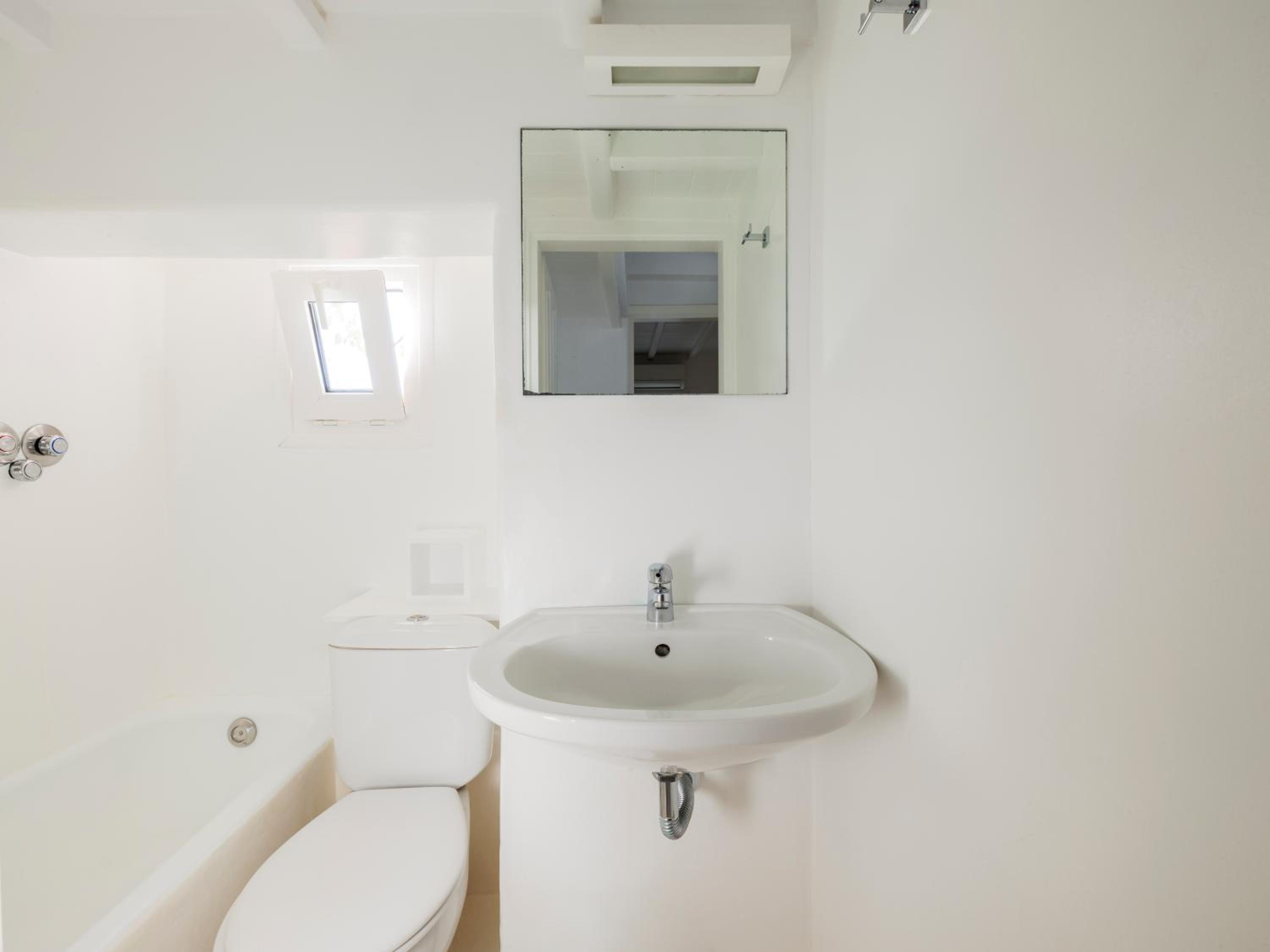 Two-Bedroom Apartment - Photo 31