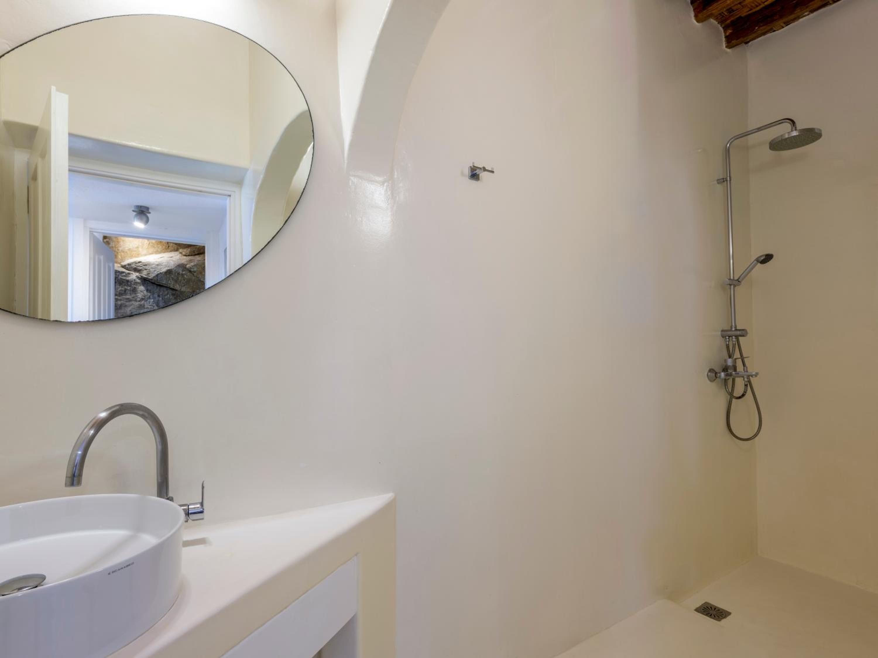 Two-Bedroom Apartment - Photo 19