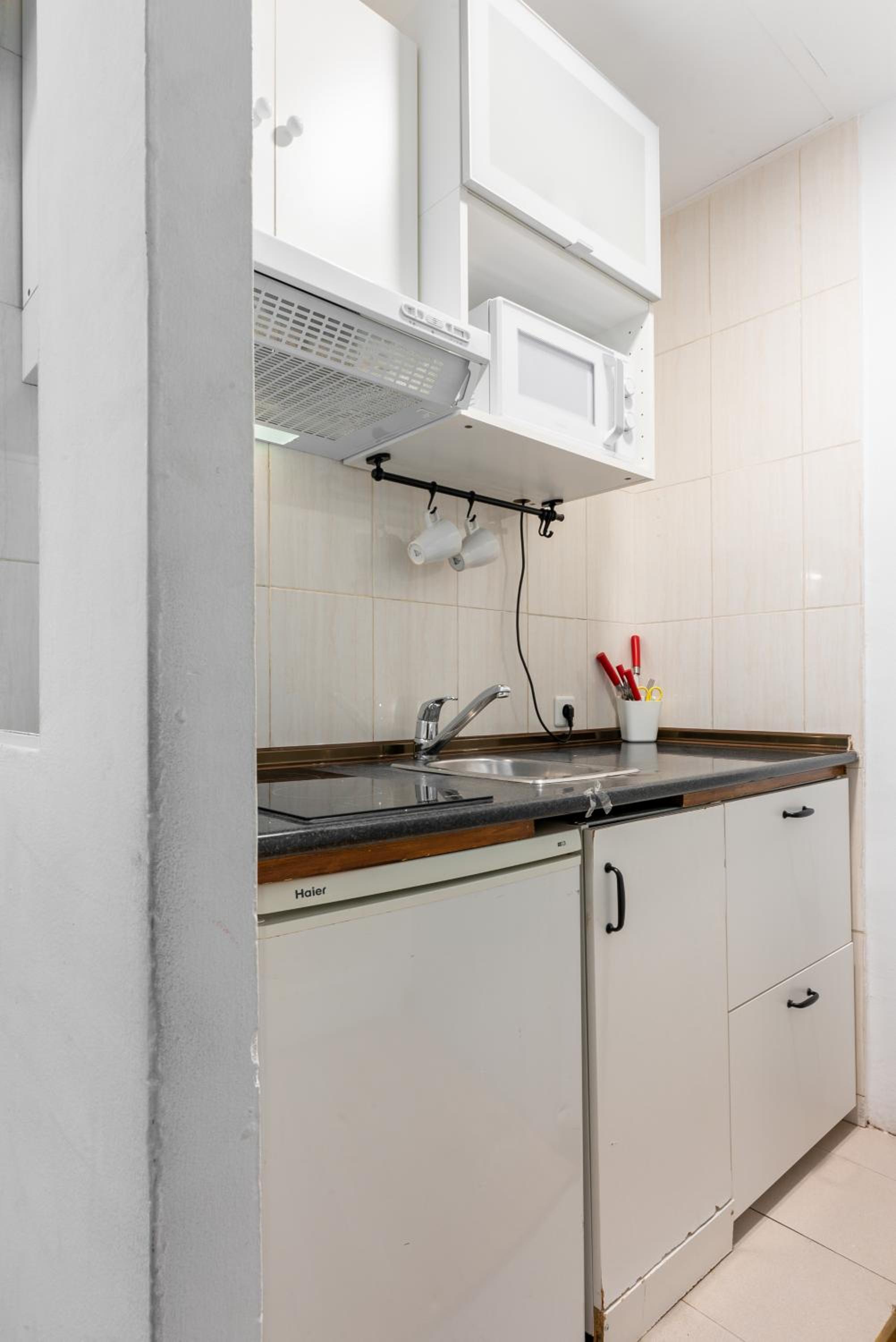Studio (1 Person) - Photo 2