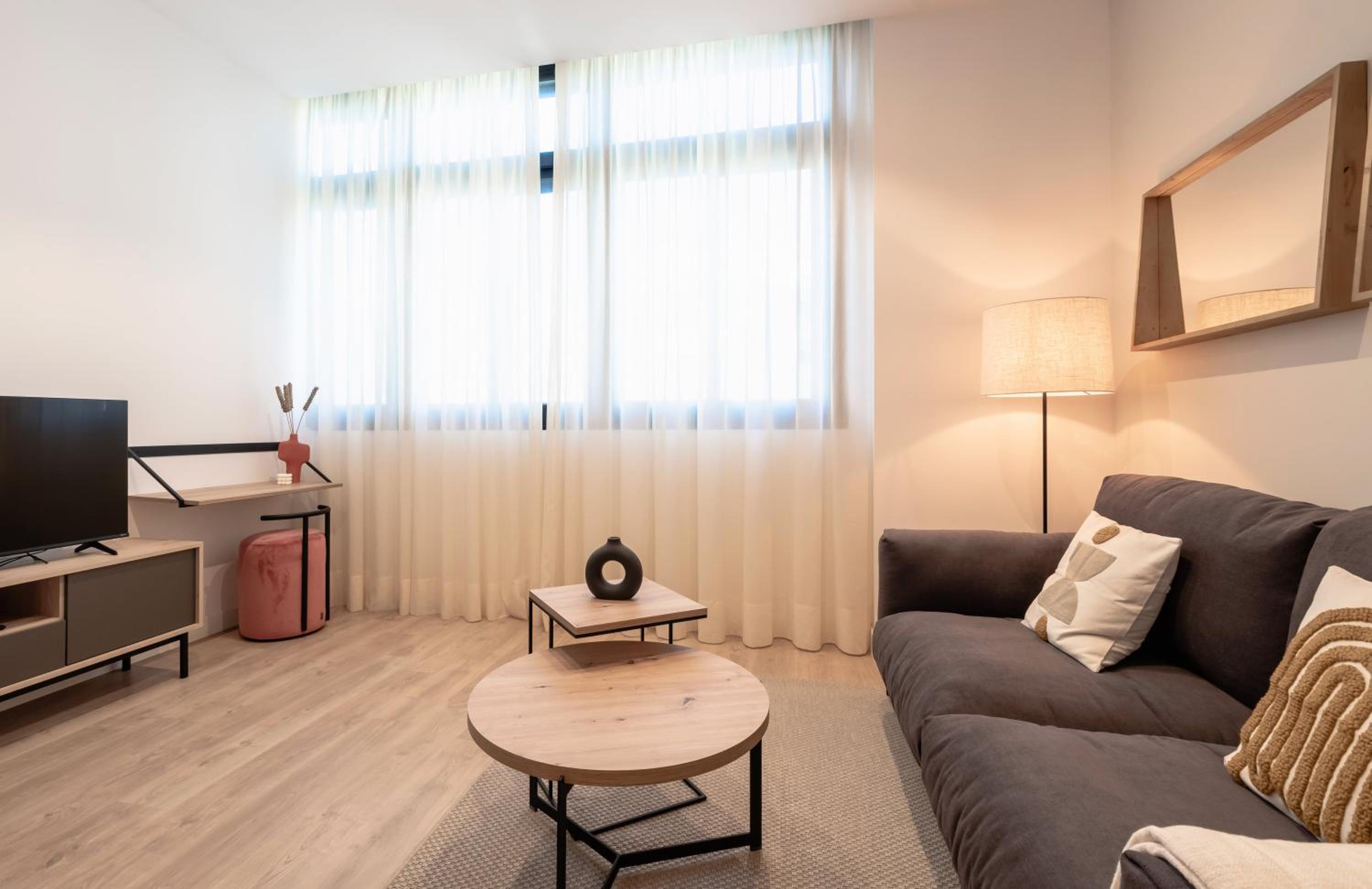 One-Bedroom Apartment photo 3