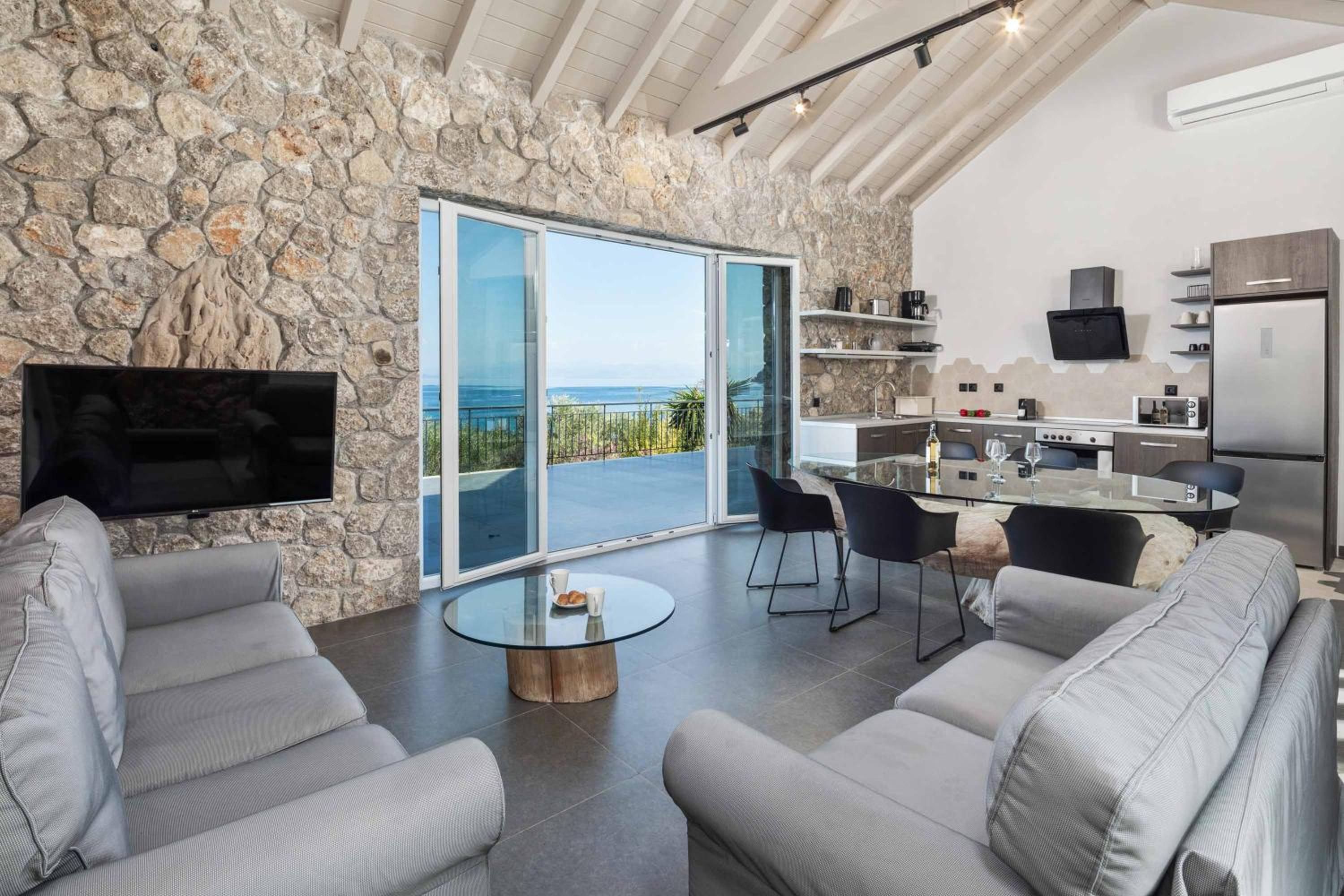 Three-Bedroom Villa photo 1