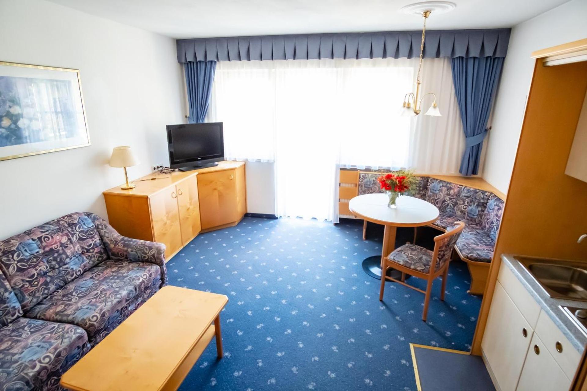 Suite - Photo 5