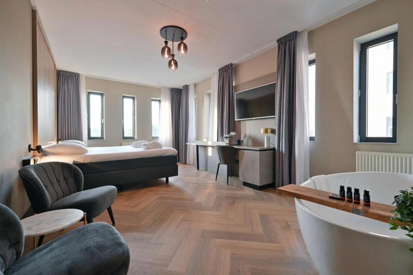 Junior Suite - Photo 12