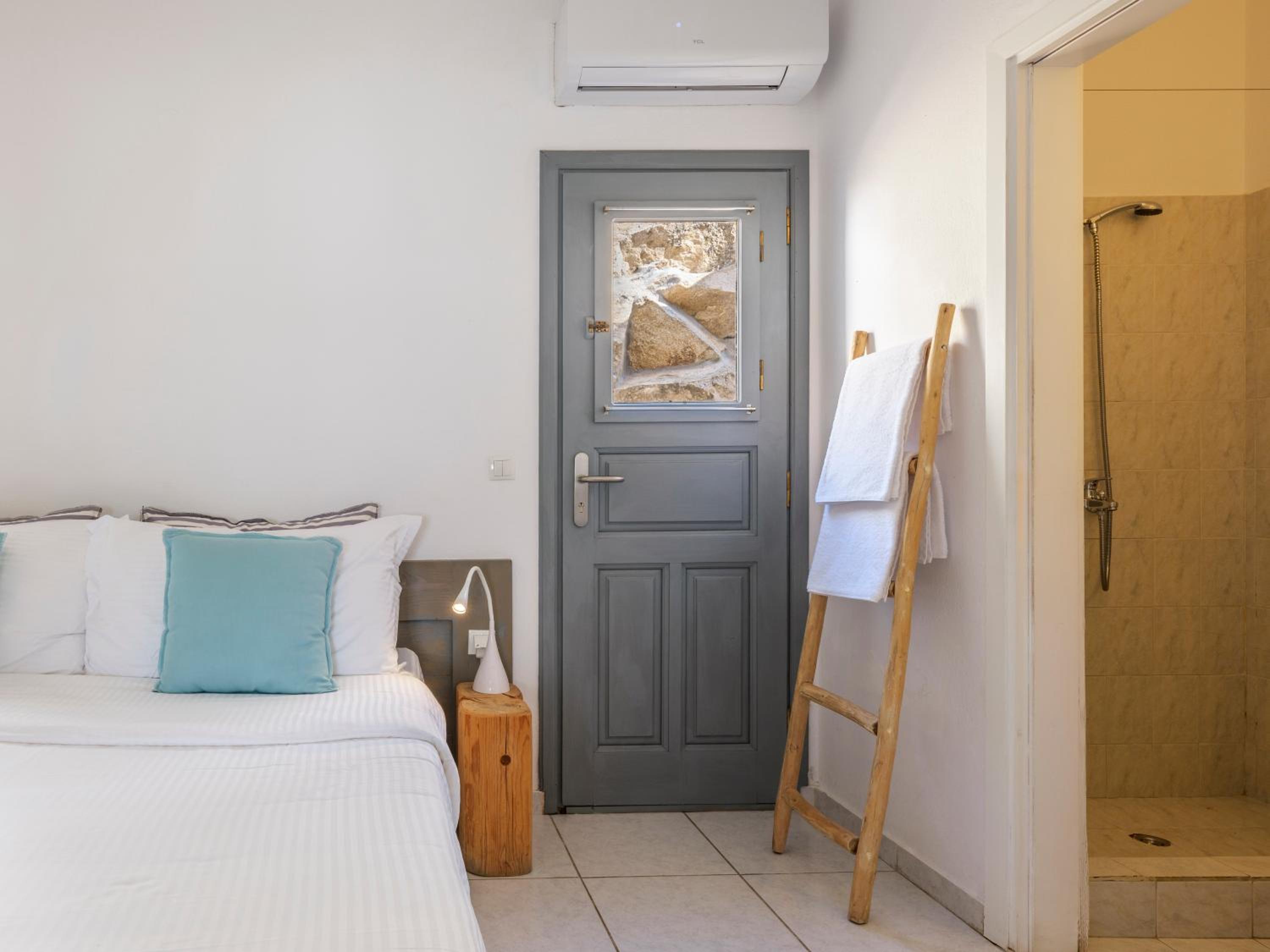 Three-Bedroom Apartment - Photo 20