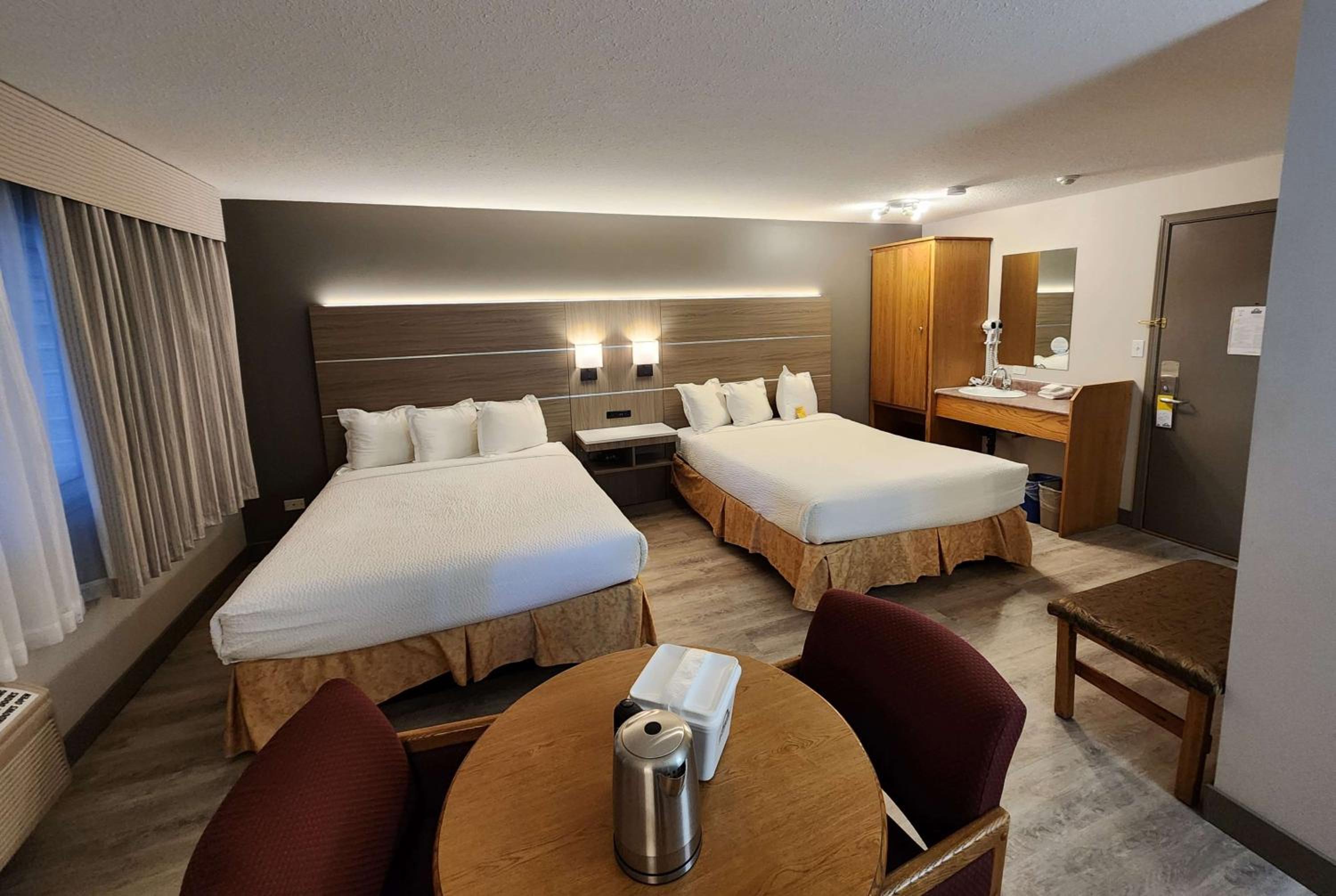 Deluxe Suite - Photo 1