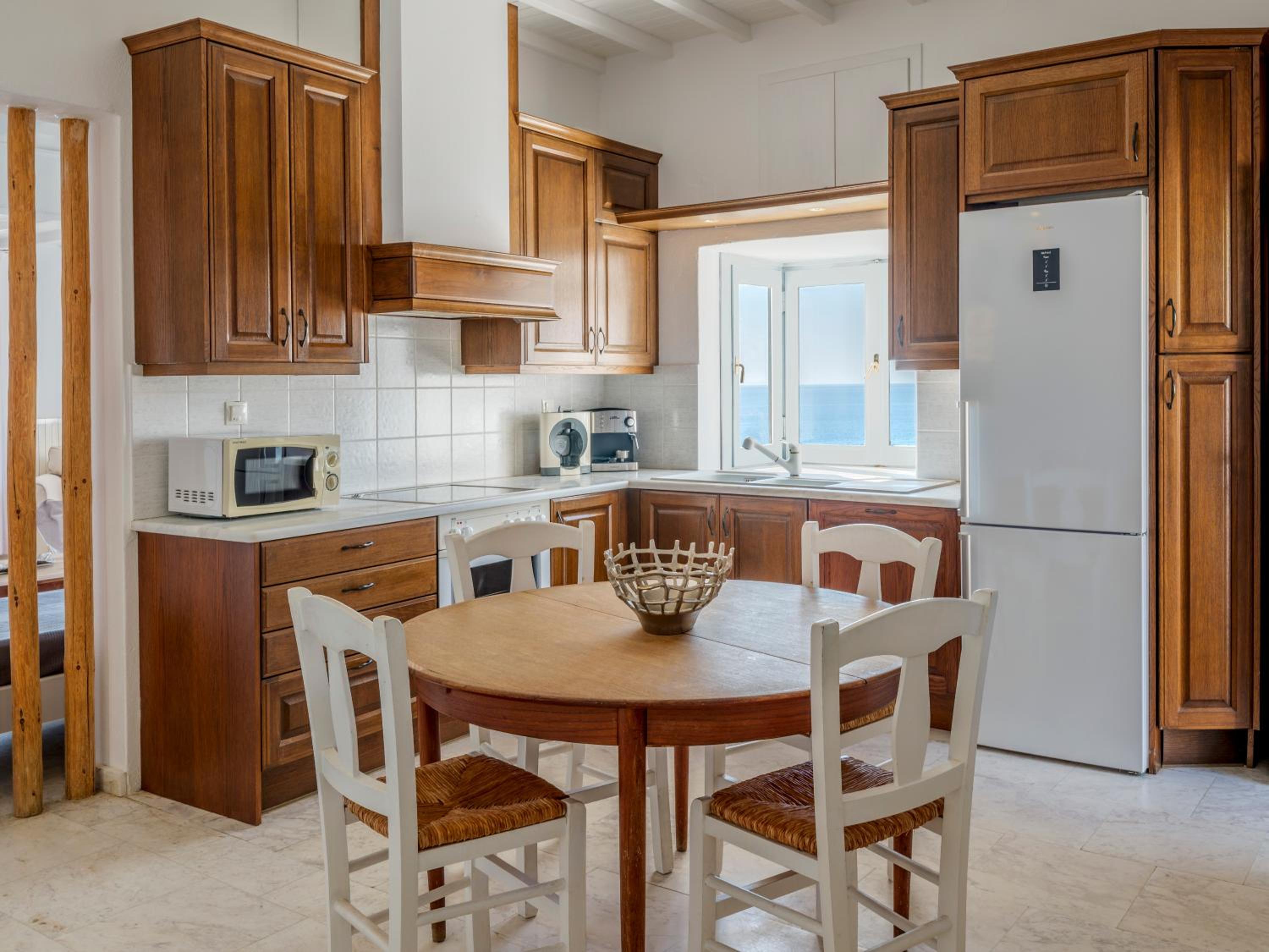 Three-Bedroom Apartment - Photo 8