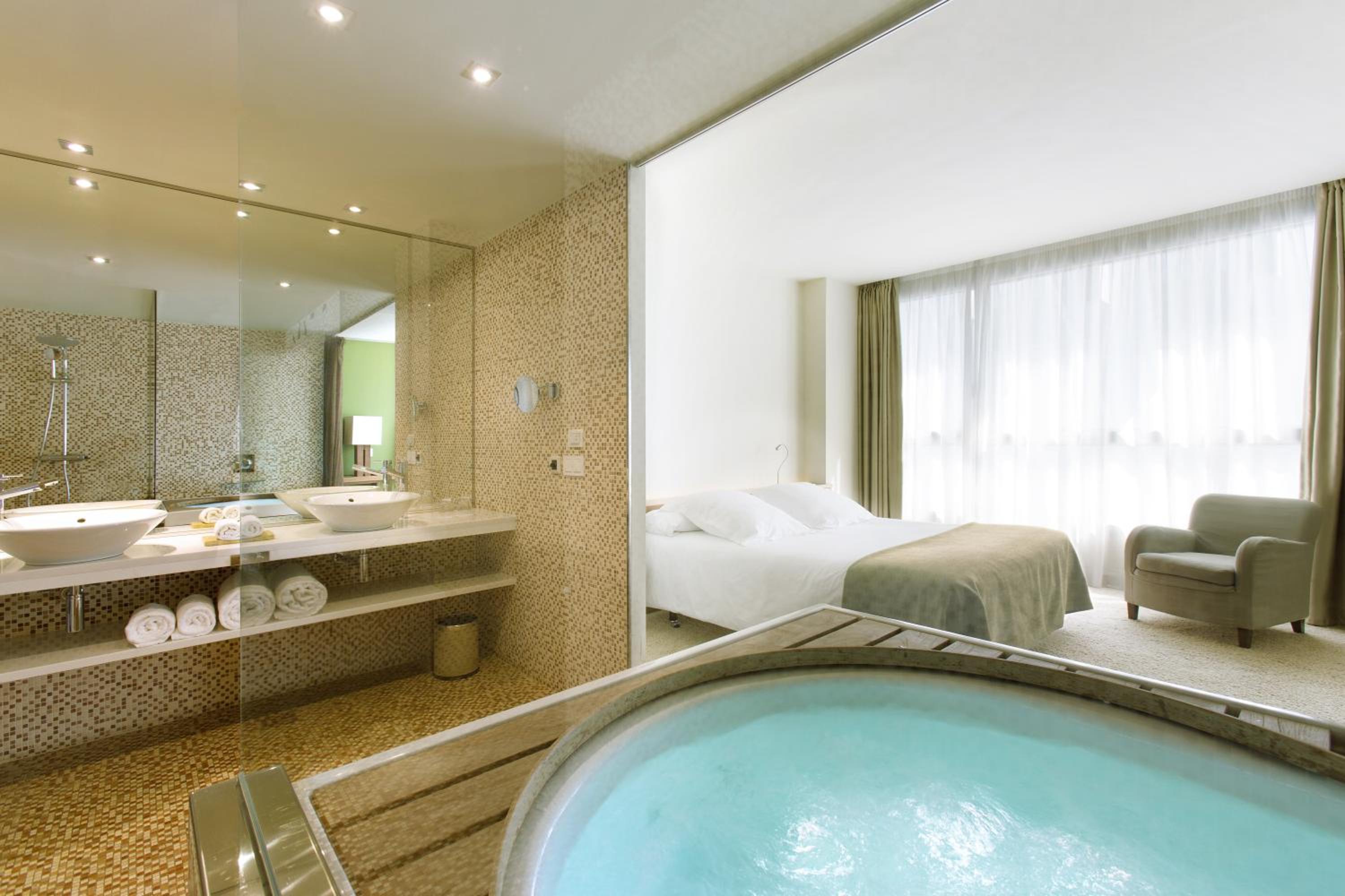 Suite Deluxe con Bañera de Hidromasaje