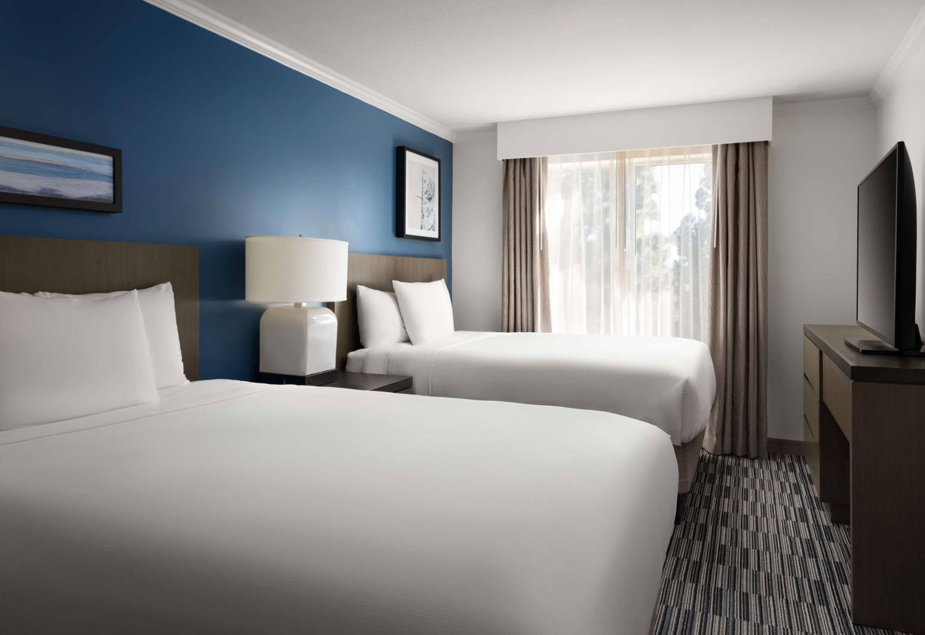 One-Bedroom Suite with Two Queen Beds - Photo 2