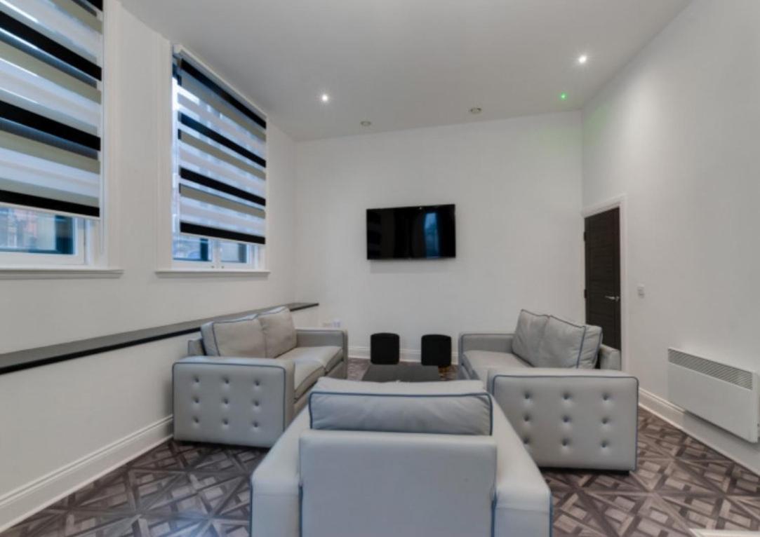 Apartment - Ground Floor - Photo 3