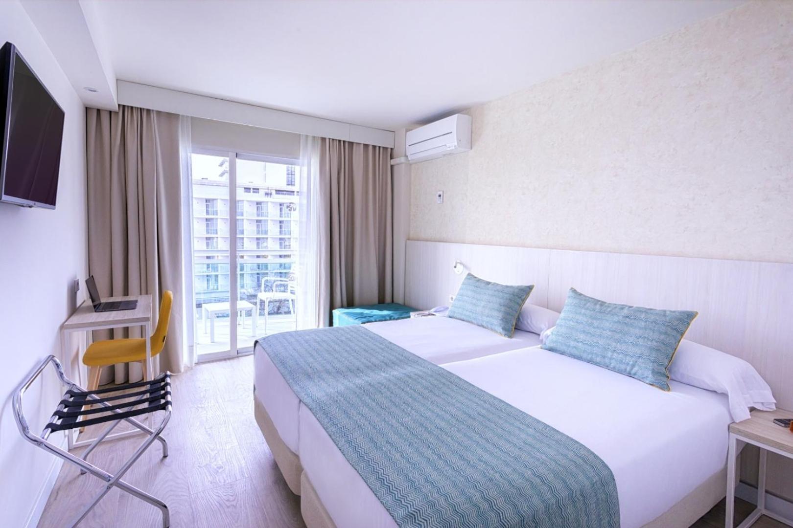 Double or Twin Room - Photo 8