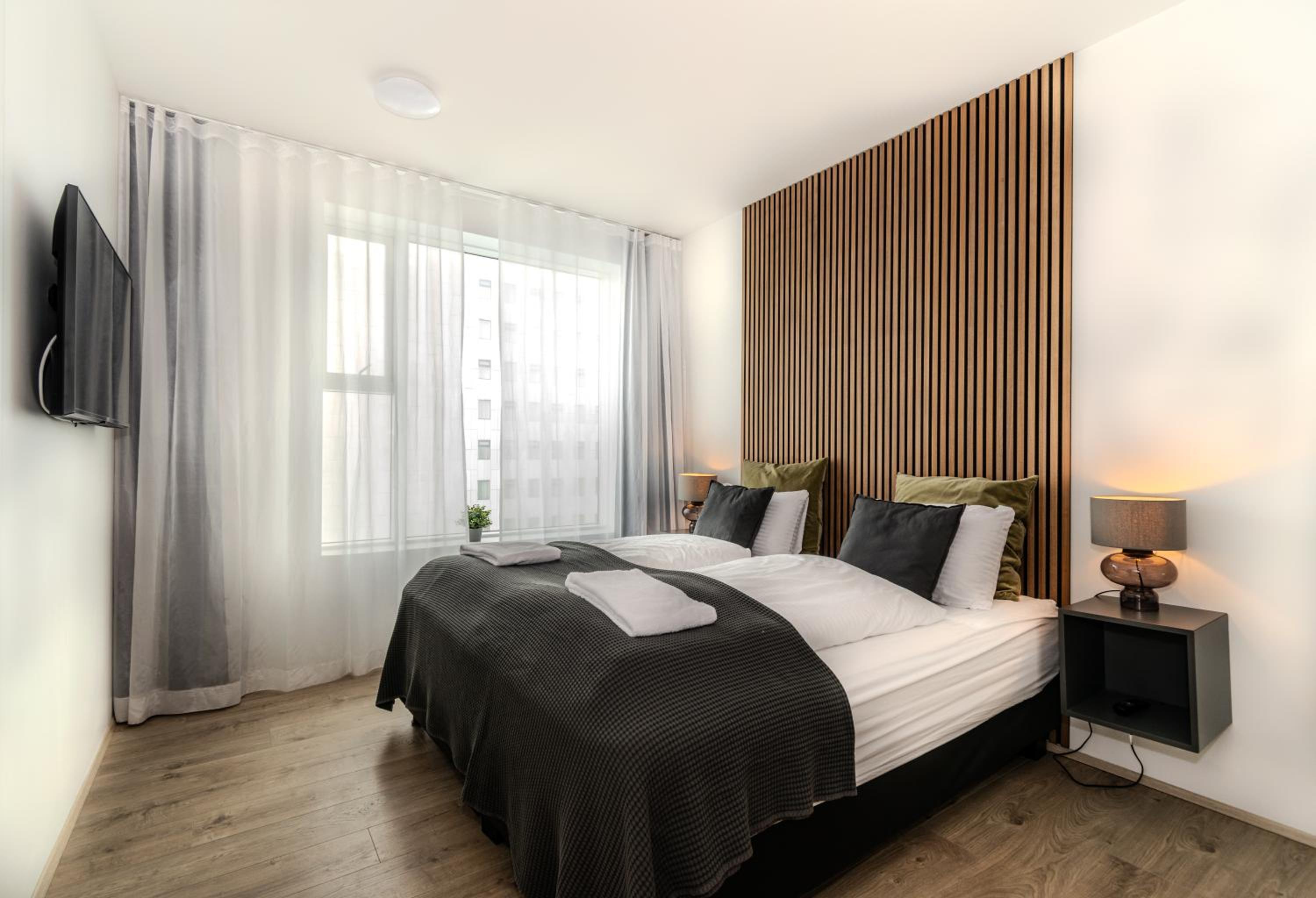 Deluxe Two-Bedroom Apartment with 2 Bathrooms photo 1