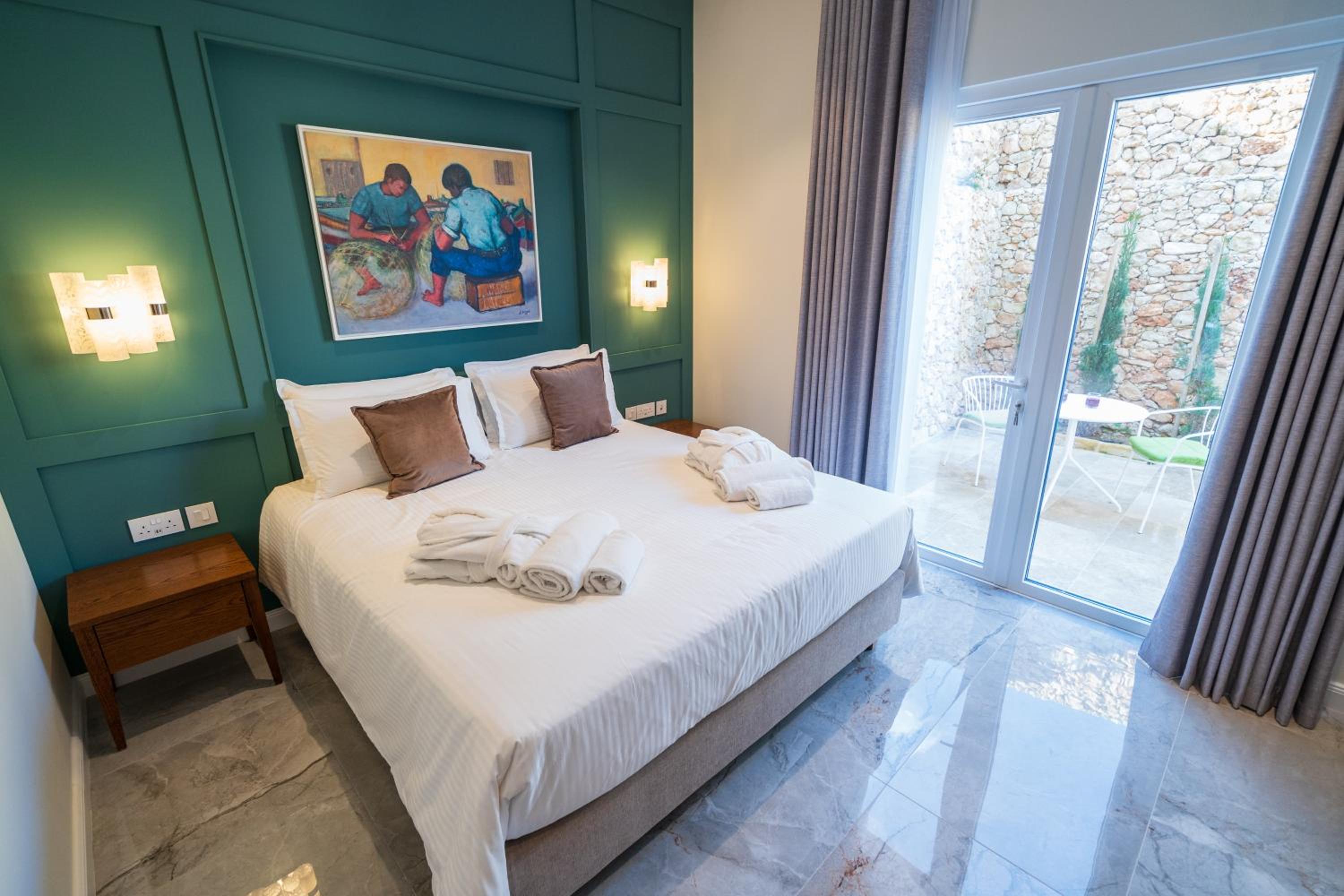 Double Room with Pool View photo 2