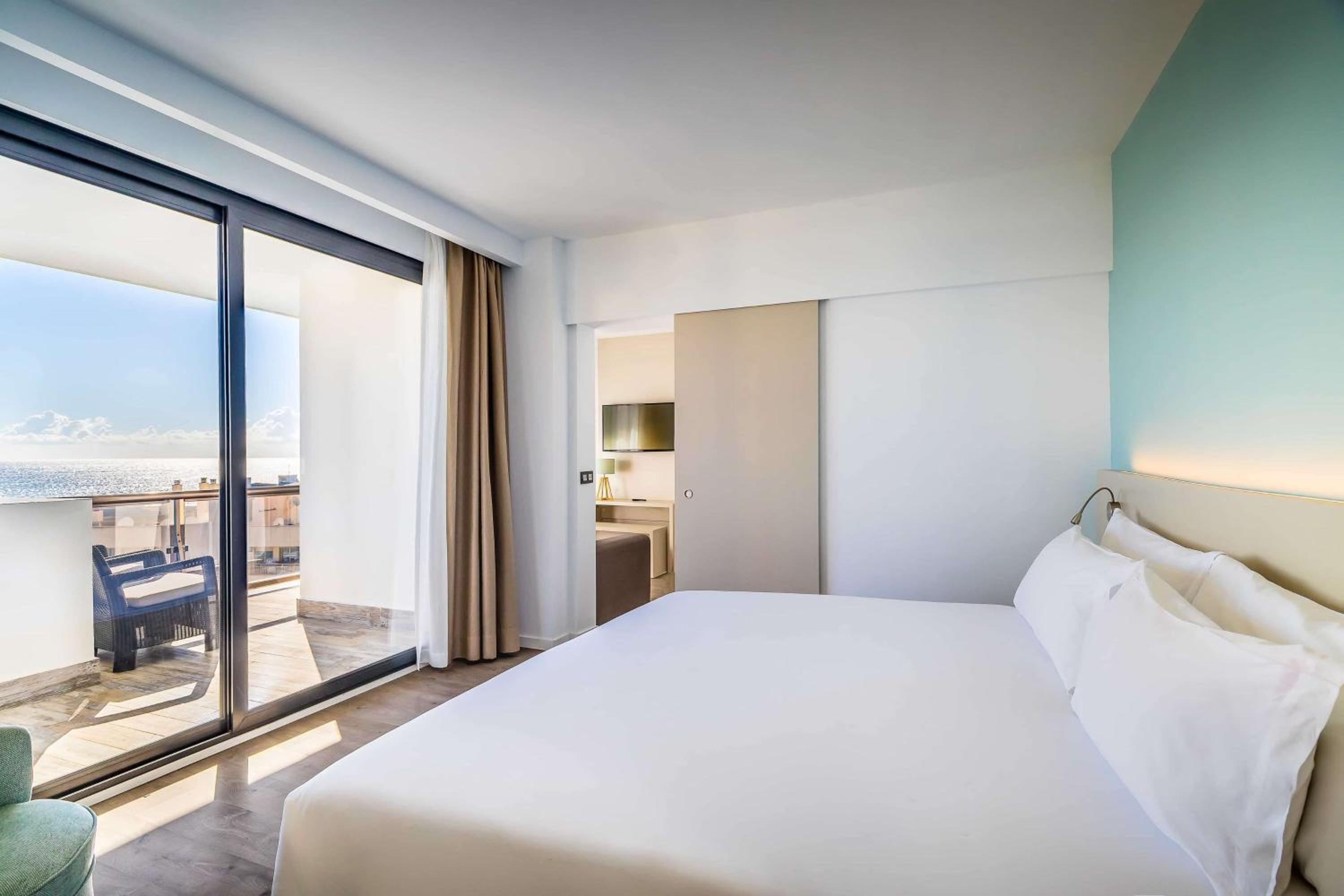 Suite Junior con vista al mar.