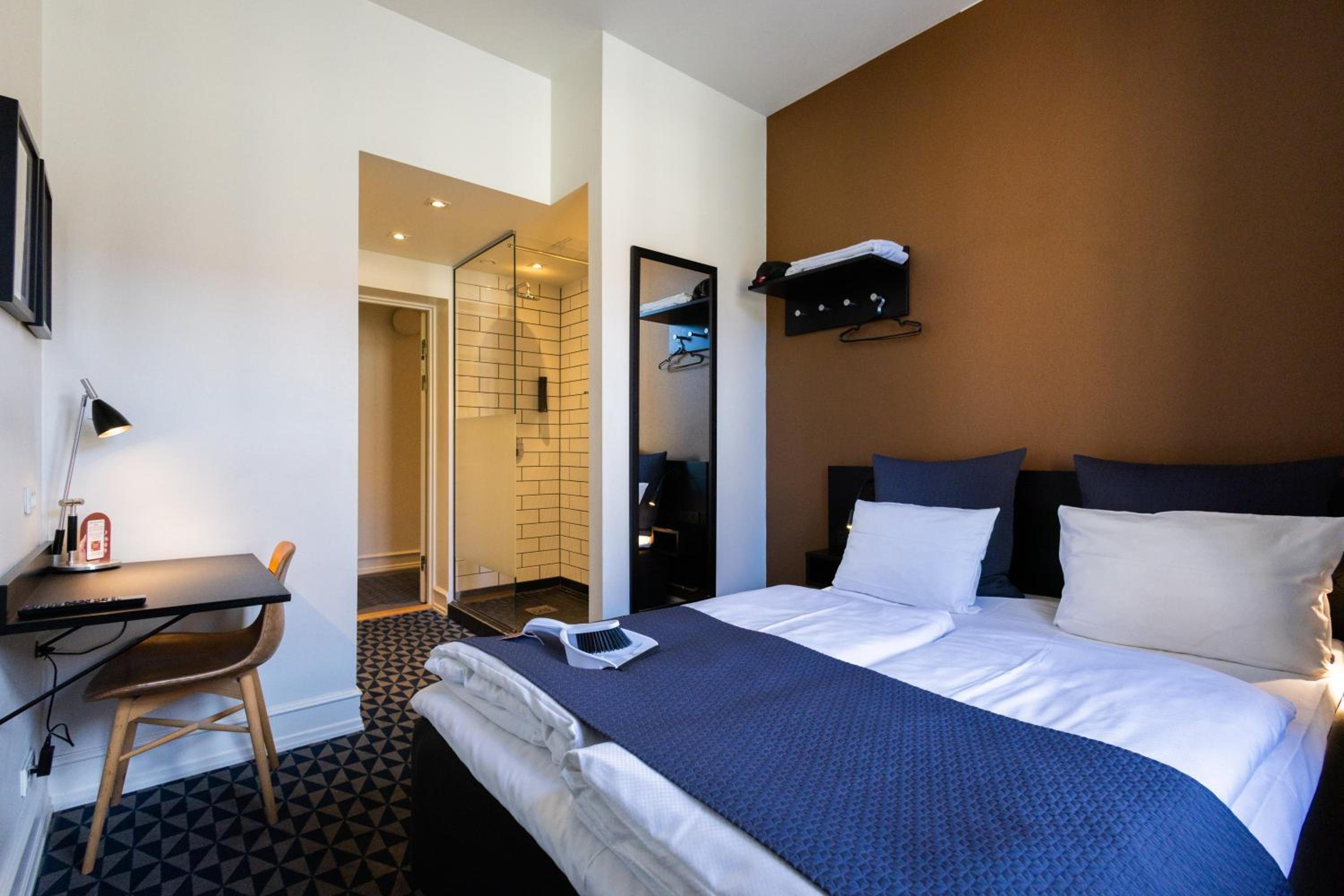 Small Queen Room