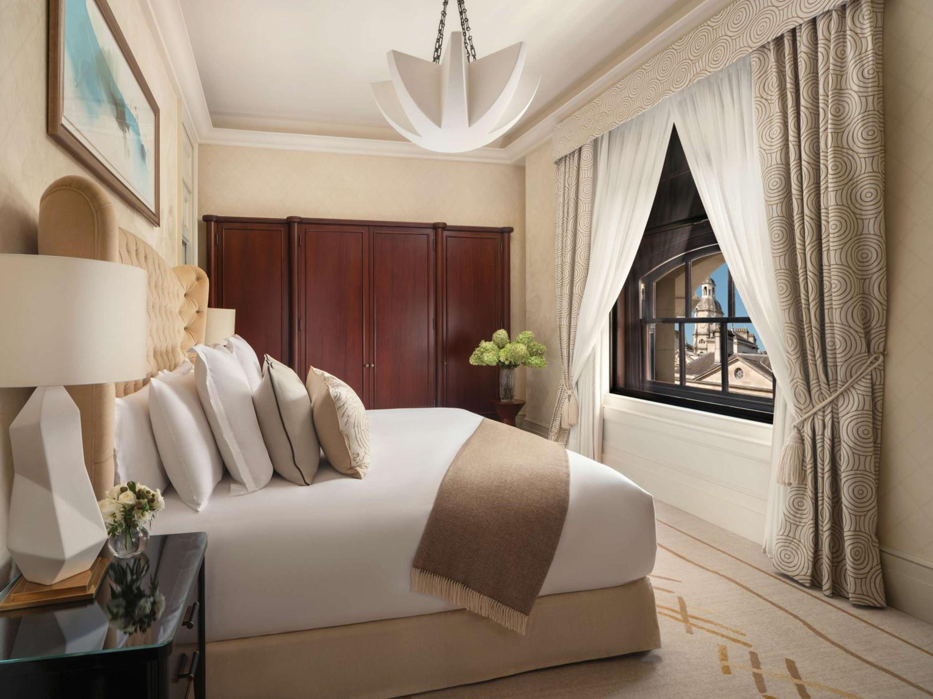 Corner Suite