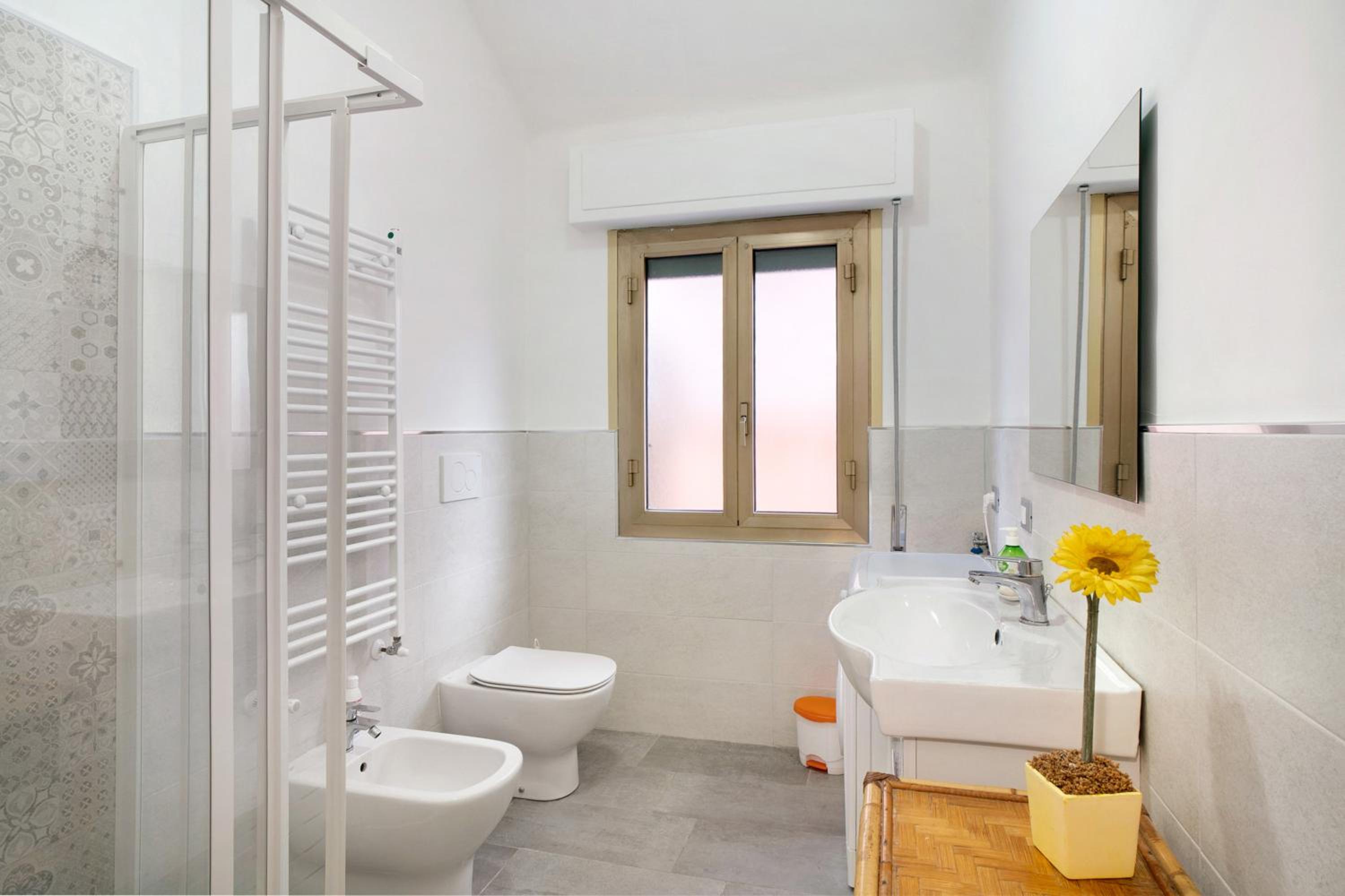 Two-Bedroom Deluxe Apartment with Garden View photo 2