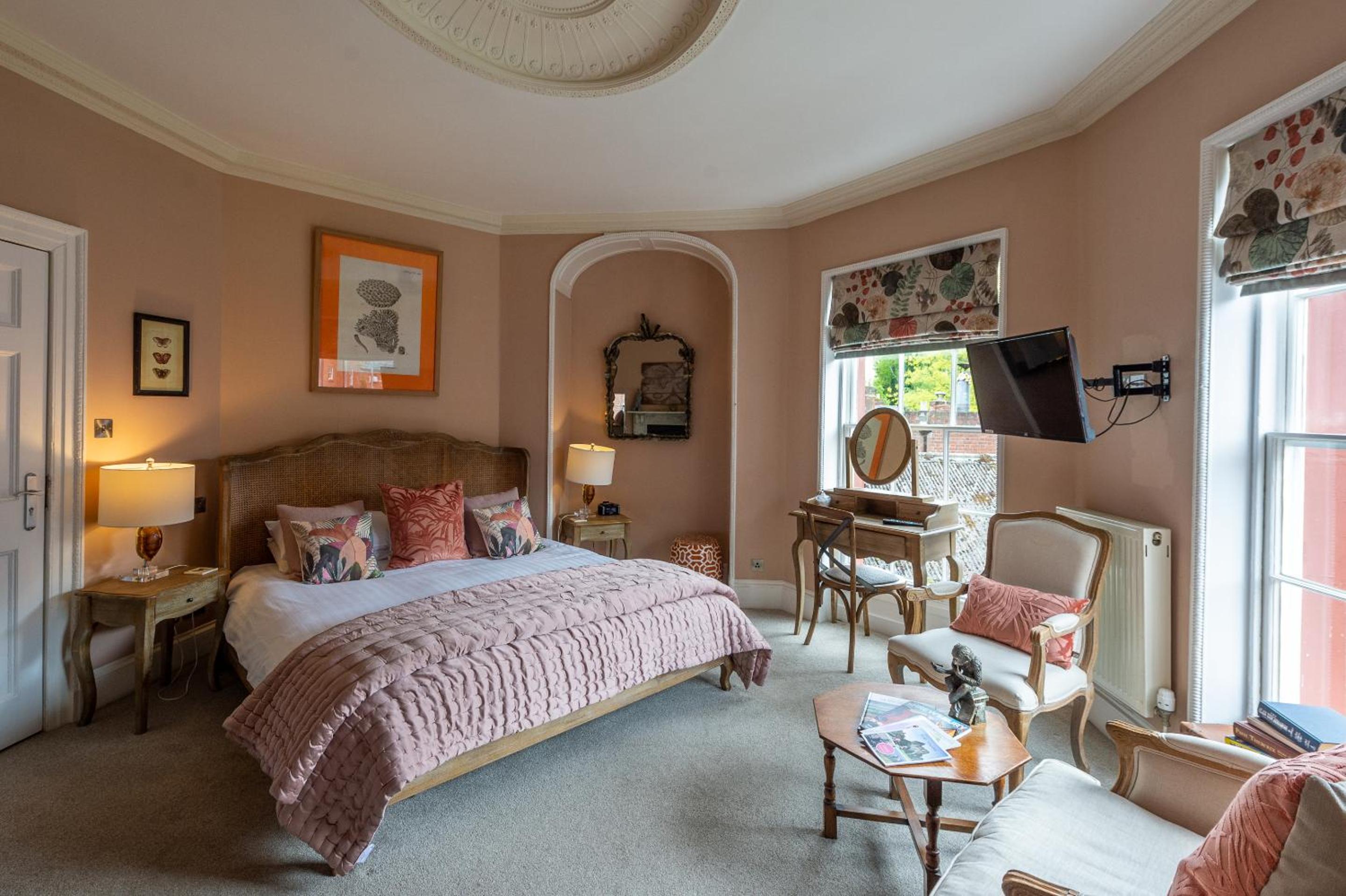 Superior King Room photo 2